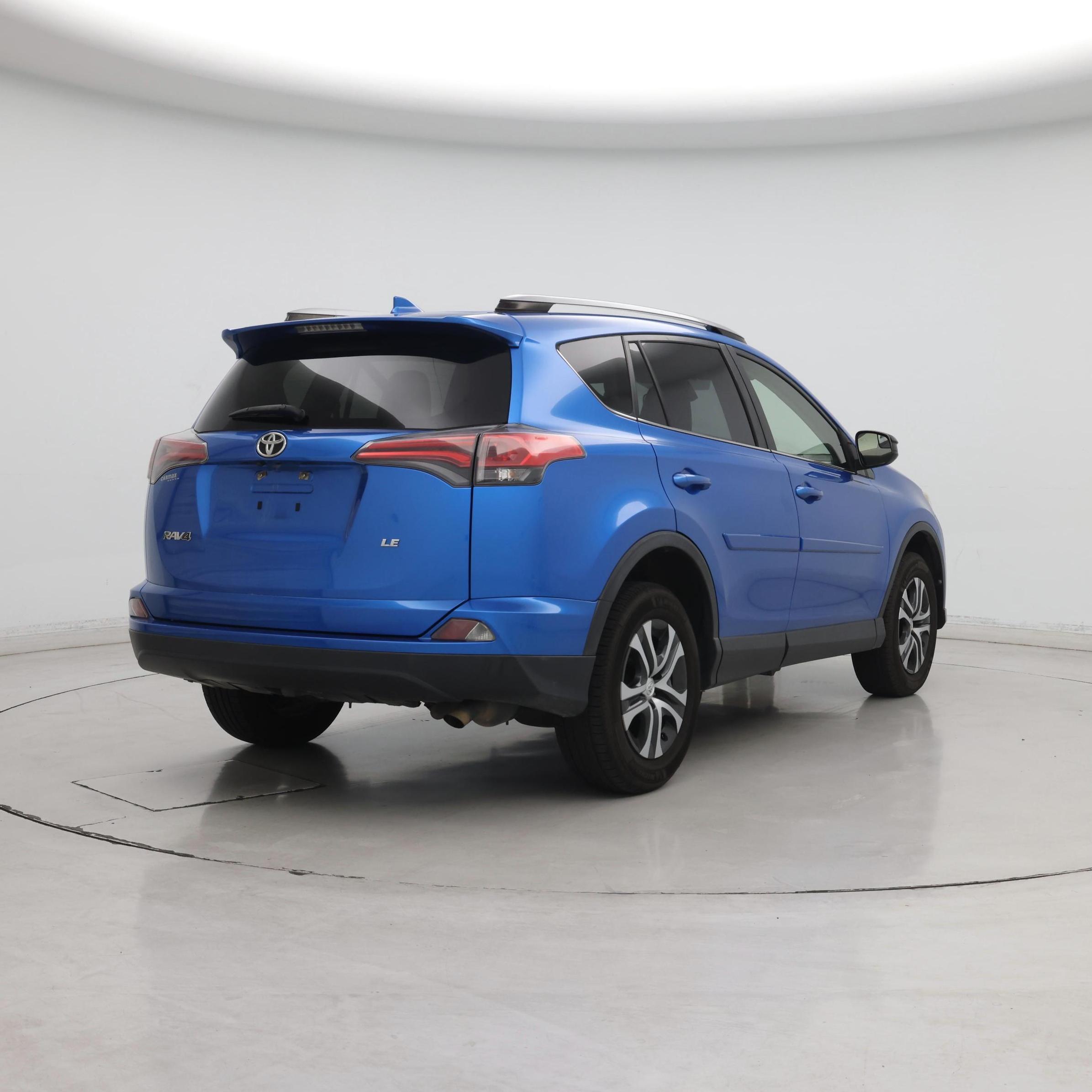 Thumbnail: 2018 Toyota RAV4 - 8