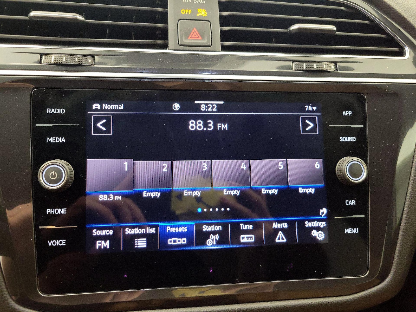 2022 Volkswagen Tiguan SE - Photo 16