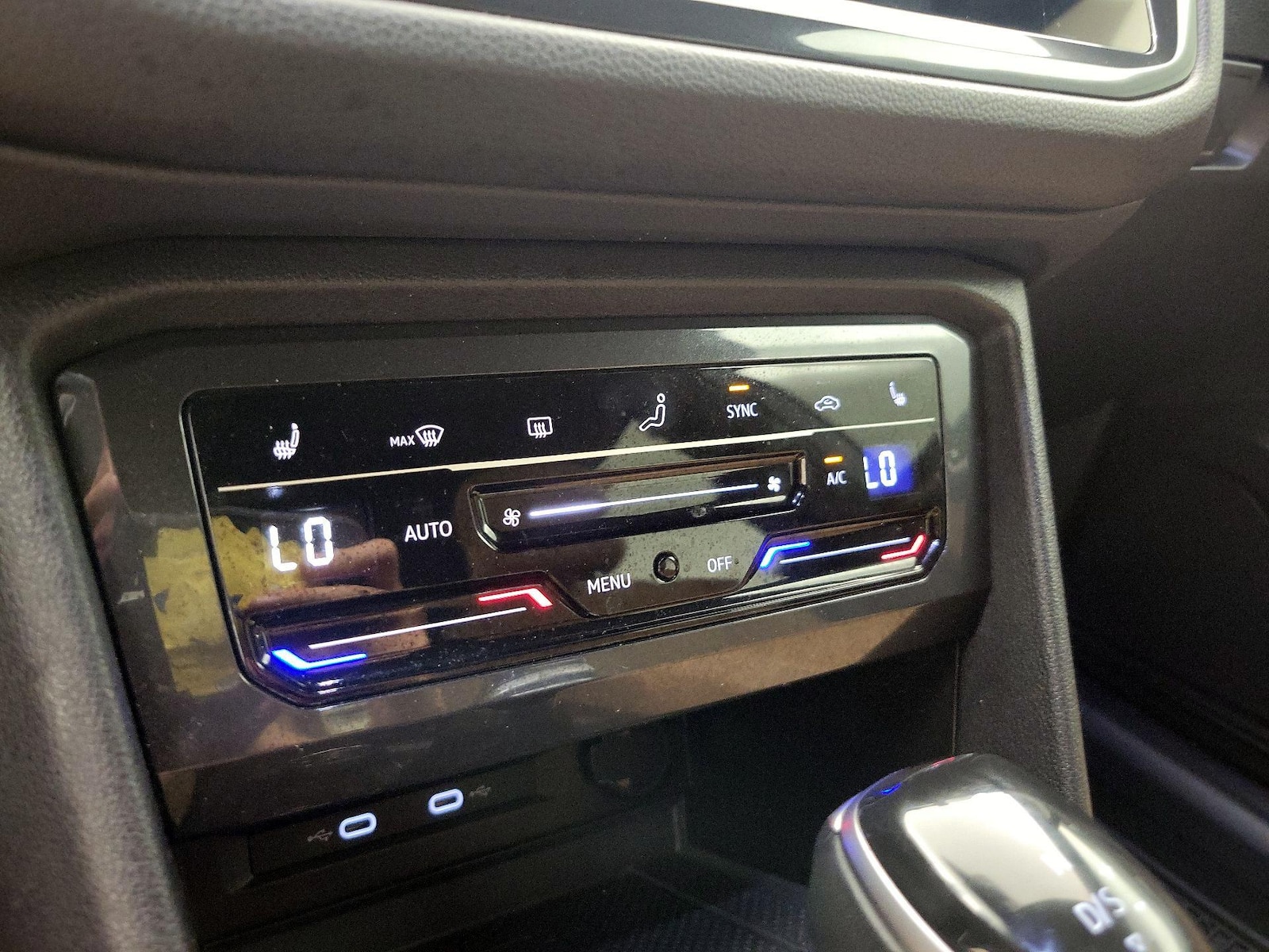 2022 Volkswagen Tiguan SE - Photo 17