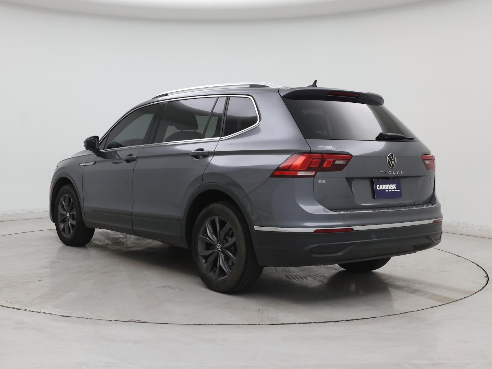 2022 Volkswagen Tiguan SE - Photo 3