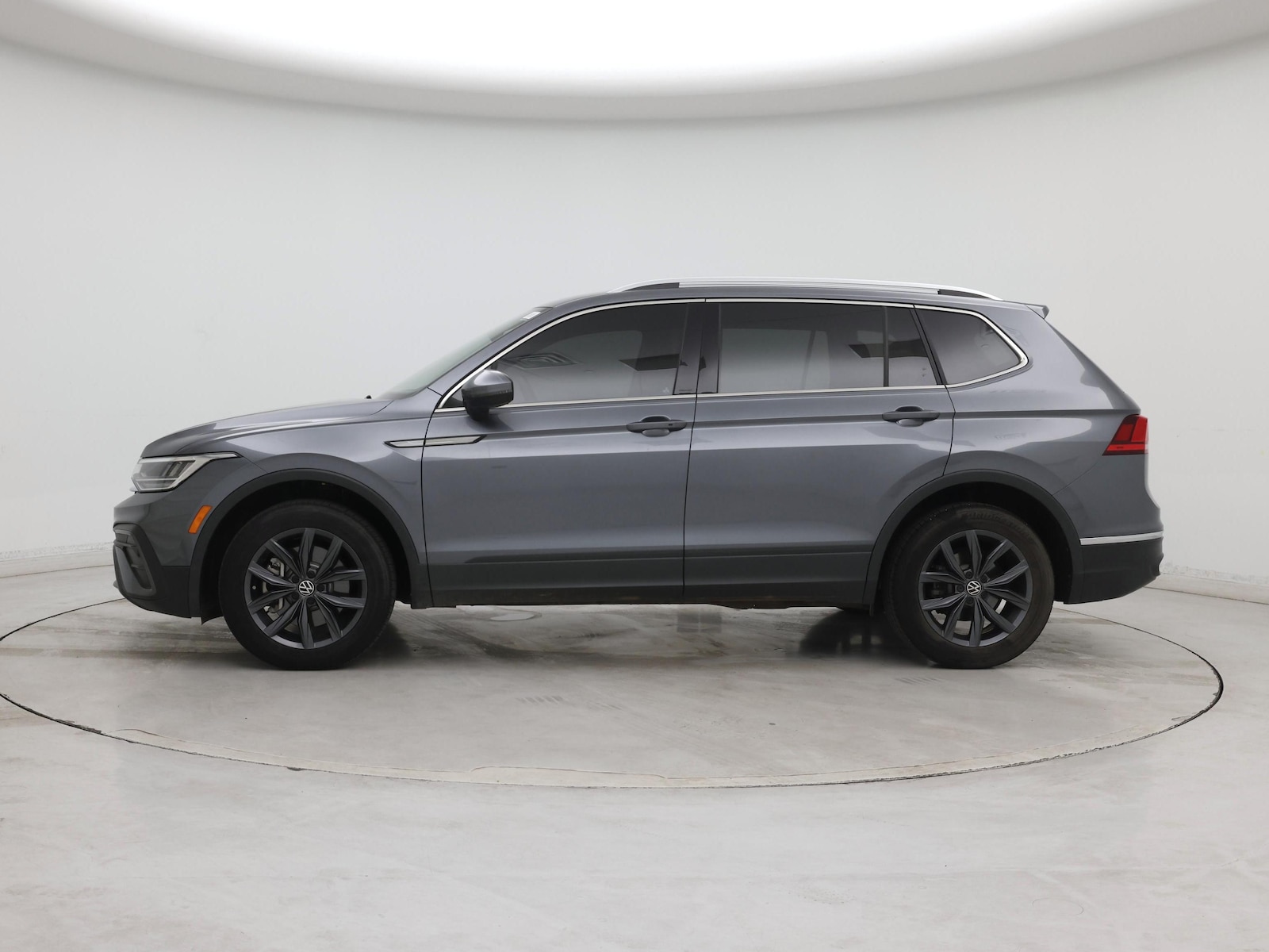 2022 Volkswagen Tiguan SE - Photo 4