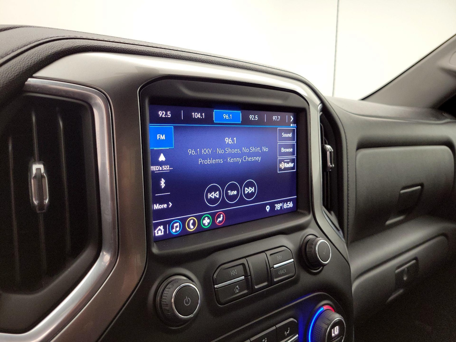 2019 Chevrolet Silverado 1500 RST - Photo 16