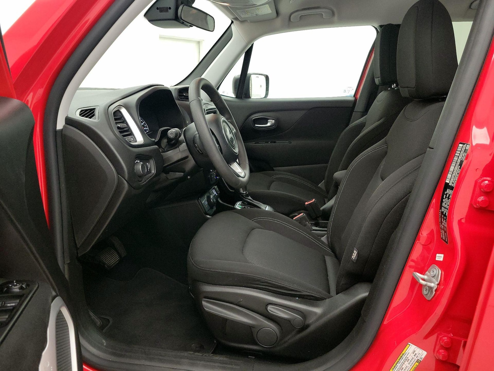 2021 Jeep Renegade Jeepster - Photo 12