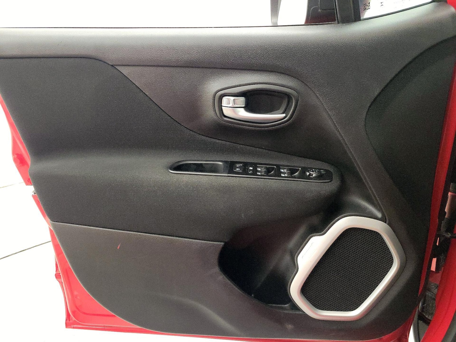 2021 Jeep Renegade Jeepster - Photo 13