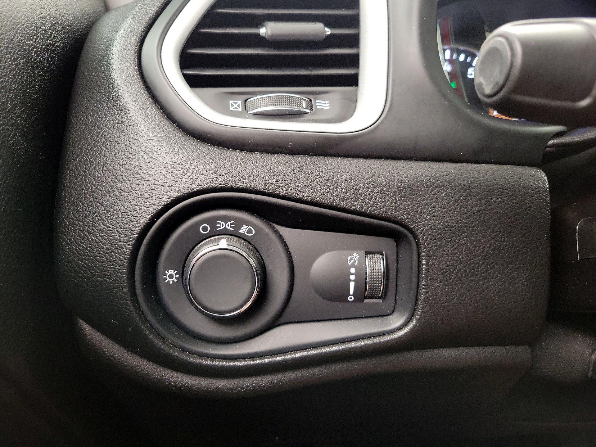 Thumbnail: 2021 Jeep Renegade - 13