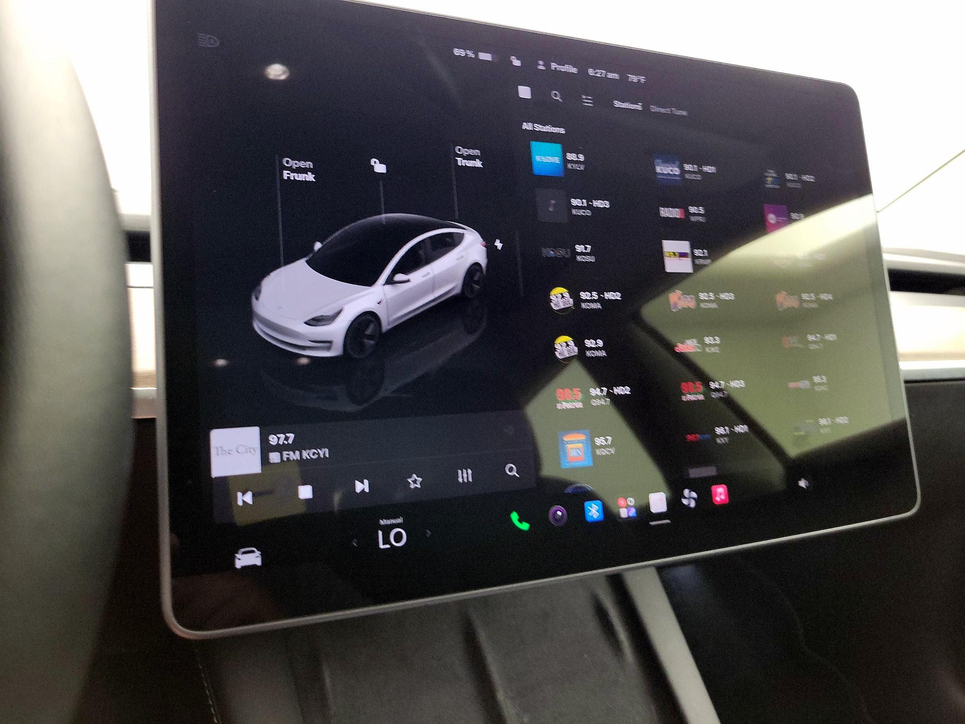 Thumbnail: 2022 Tesla Model 3 - 15