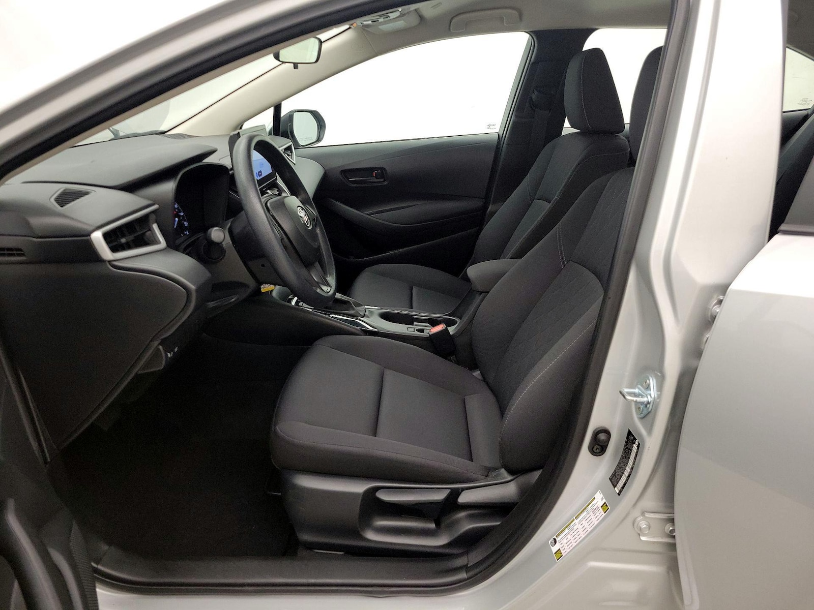 2025 Toyota Corolla LE - Photo 12