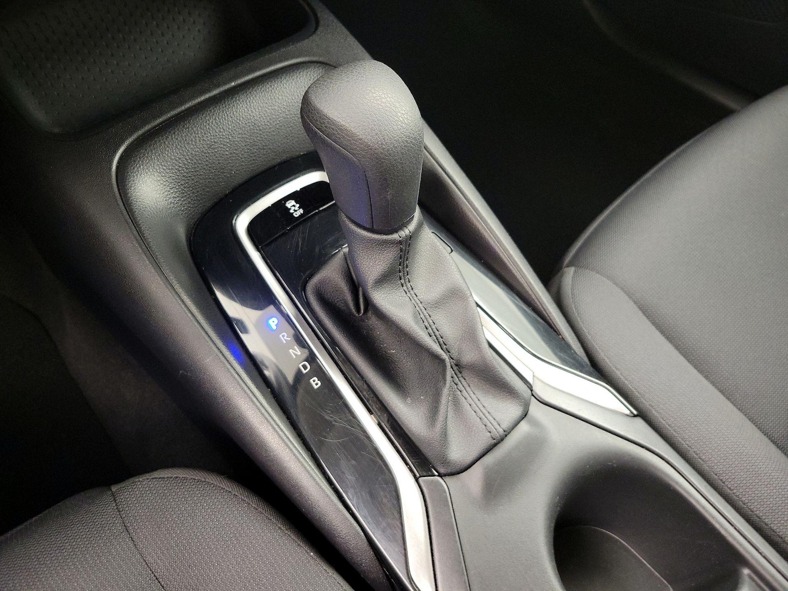 2025 Toyota Corolla LE - Photo 18