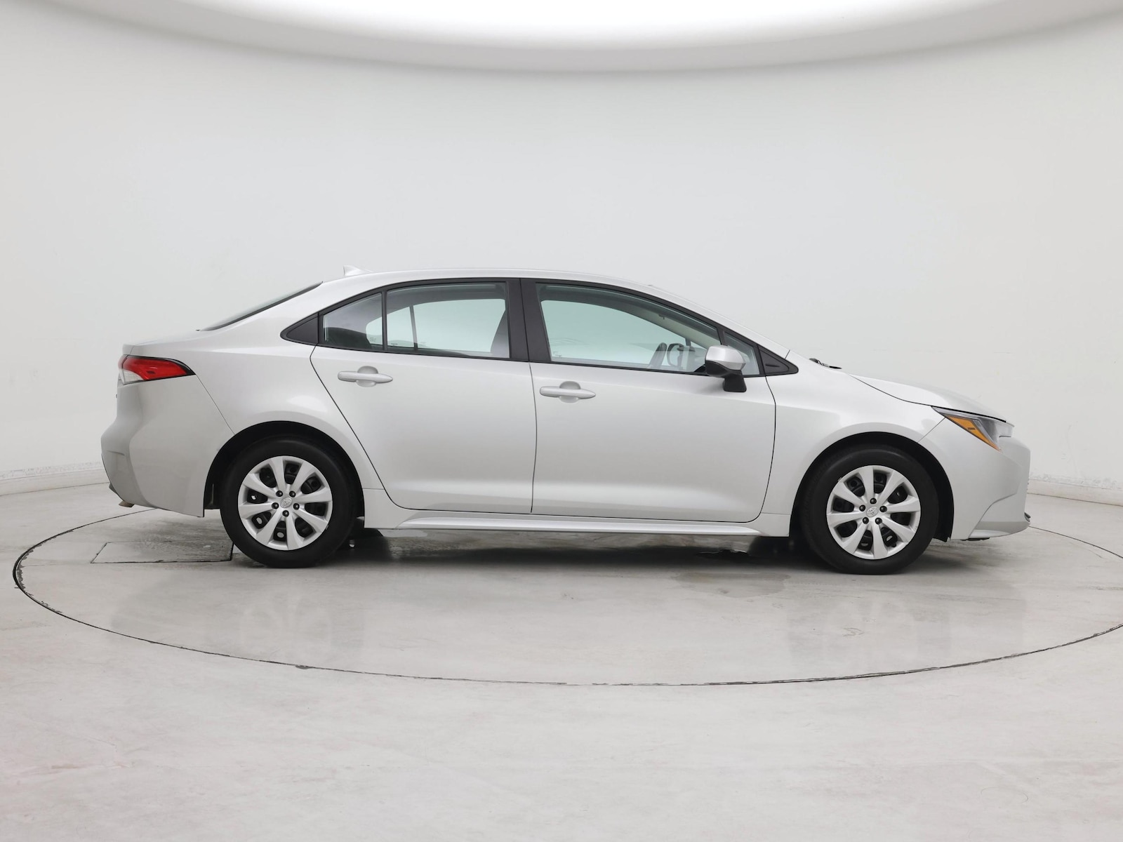 2025 Toyota Corolla LE - Photo 8