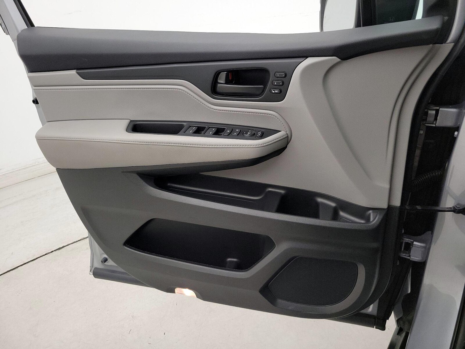 2023 Honda Odyssey EX-L - Photo 13