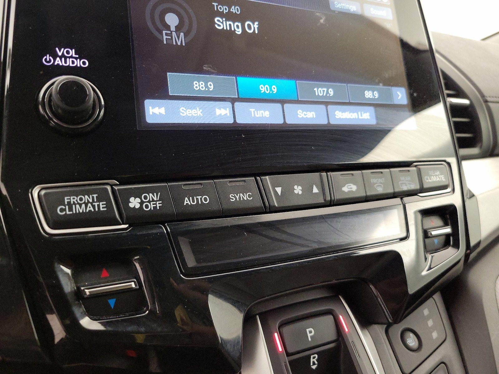 2023 Honda Odyssey EX-L - Photo 17