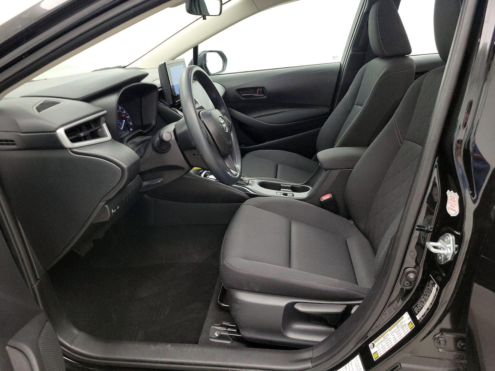 2025 Toyota Corolla LE - Photo 12