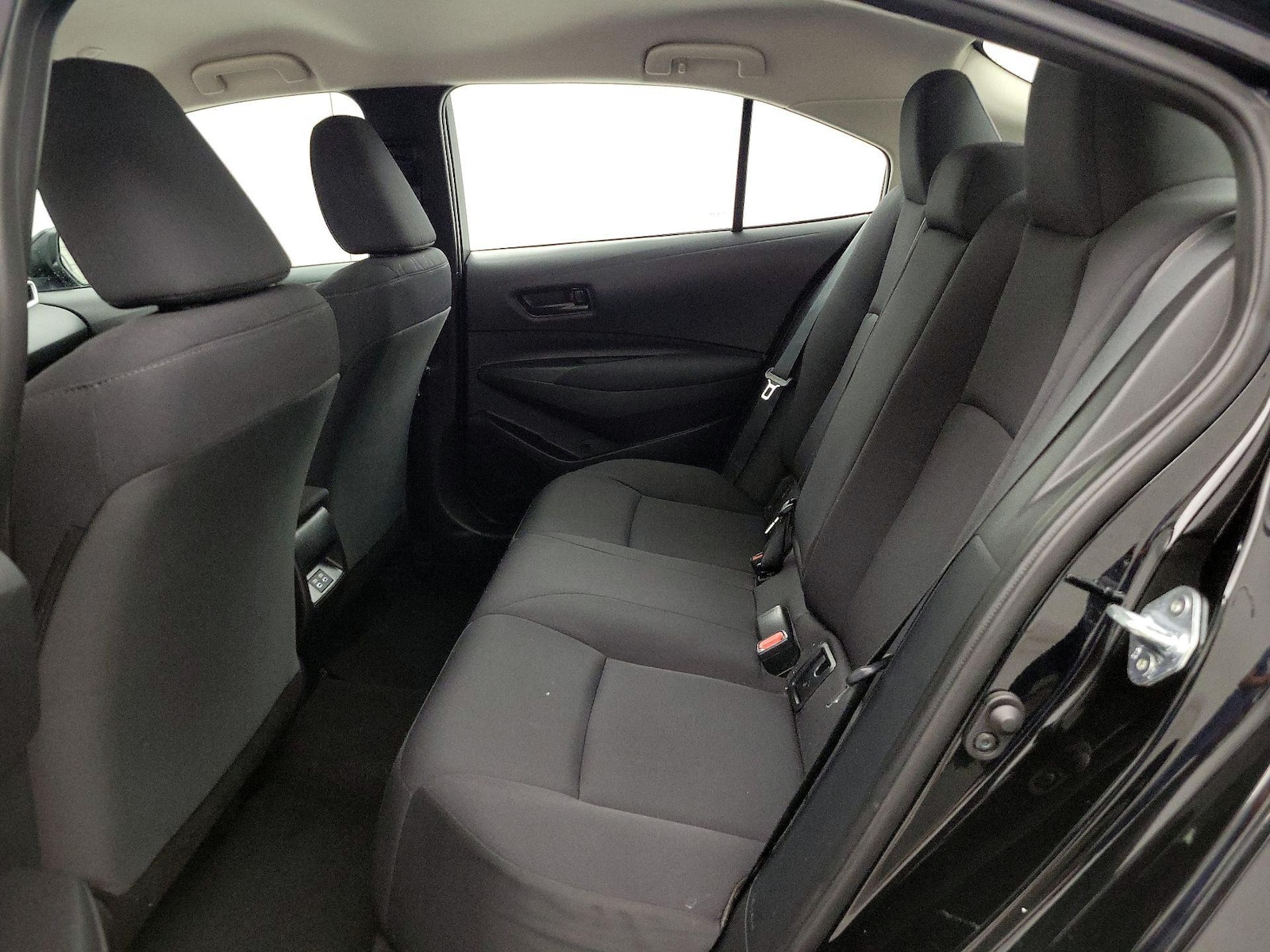 2025 Toyota Corolla LE - Photo 20