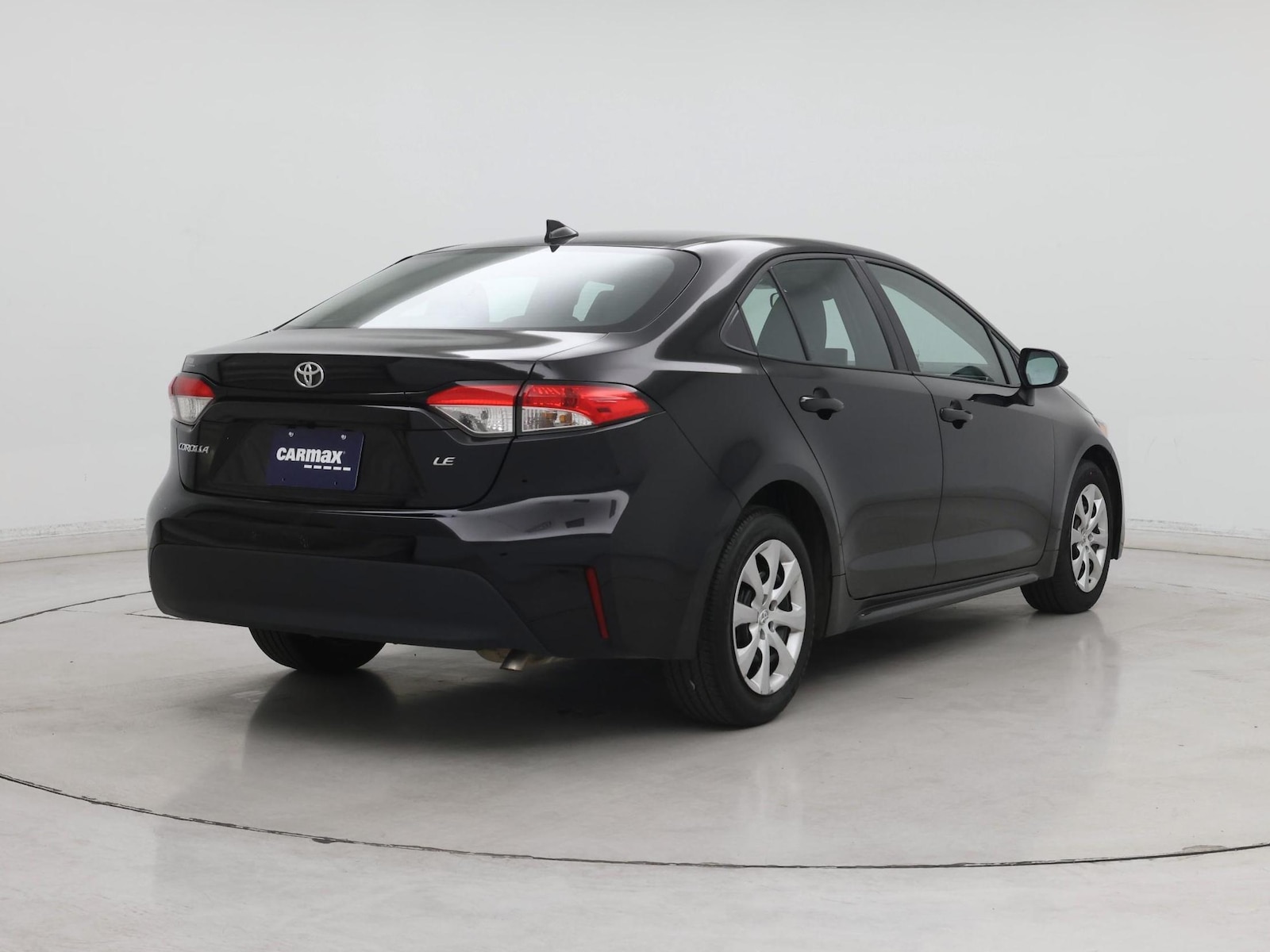 2025 Toyota Corolla LE - Photo 9