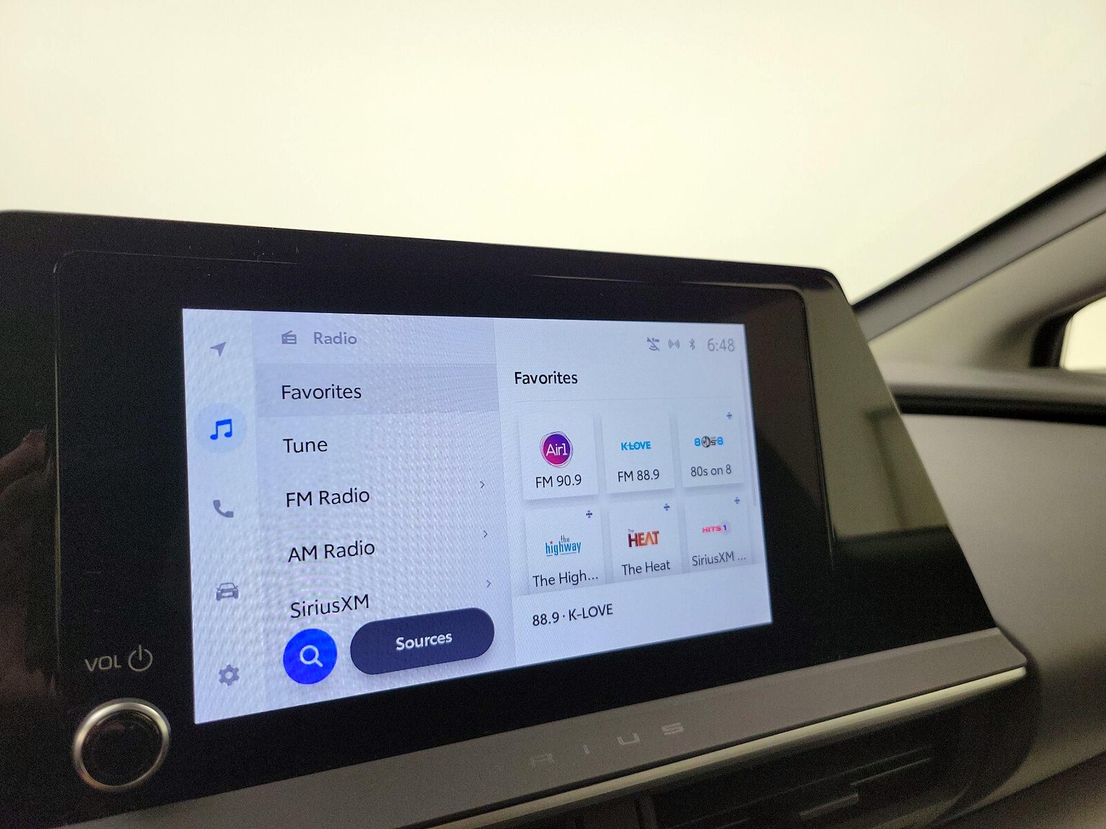 2025 Toyota Prius LE - Photo 16