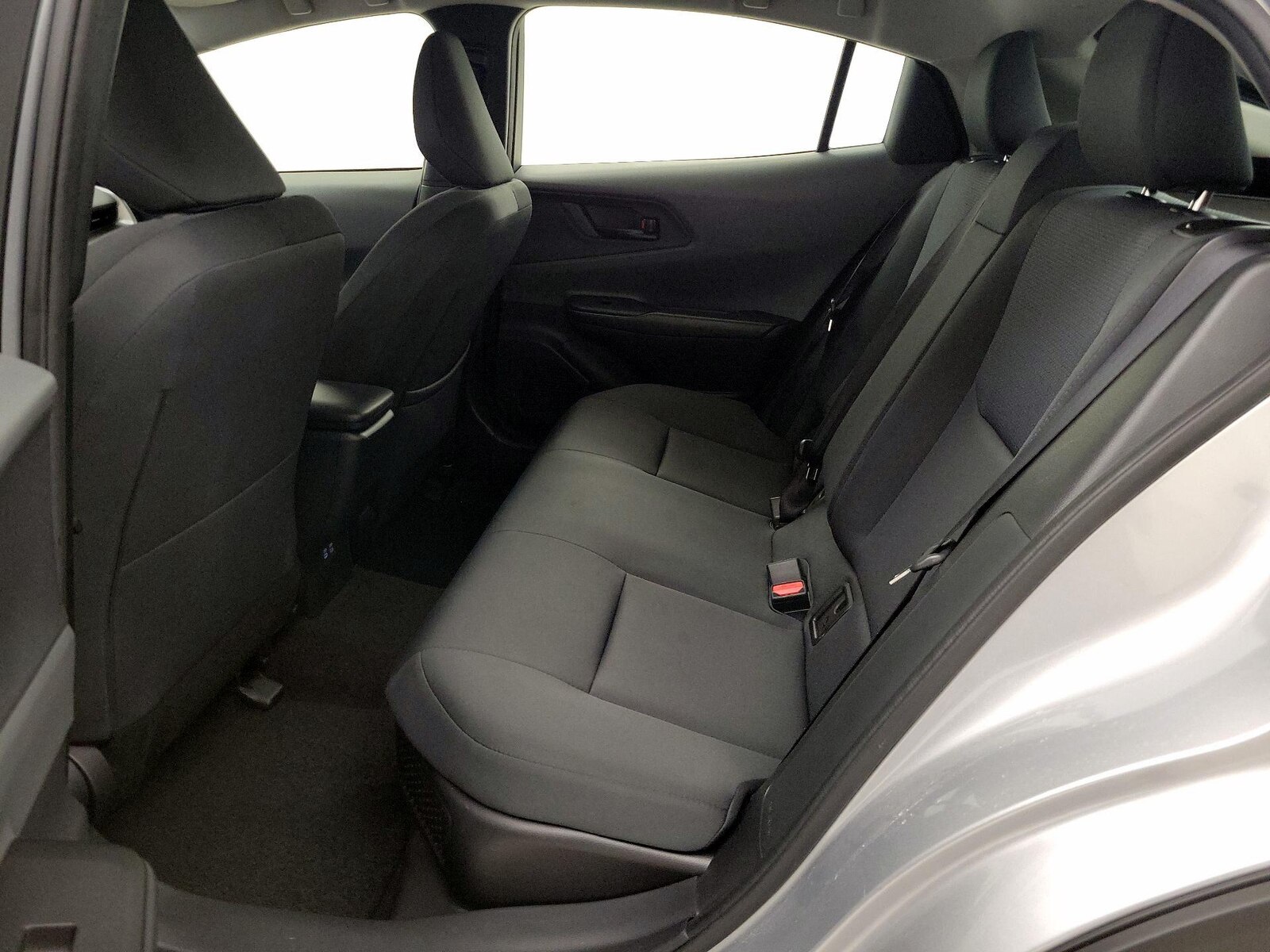 2025 Toyota Prius LE - Photo 20