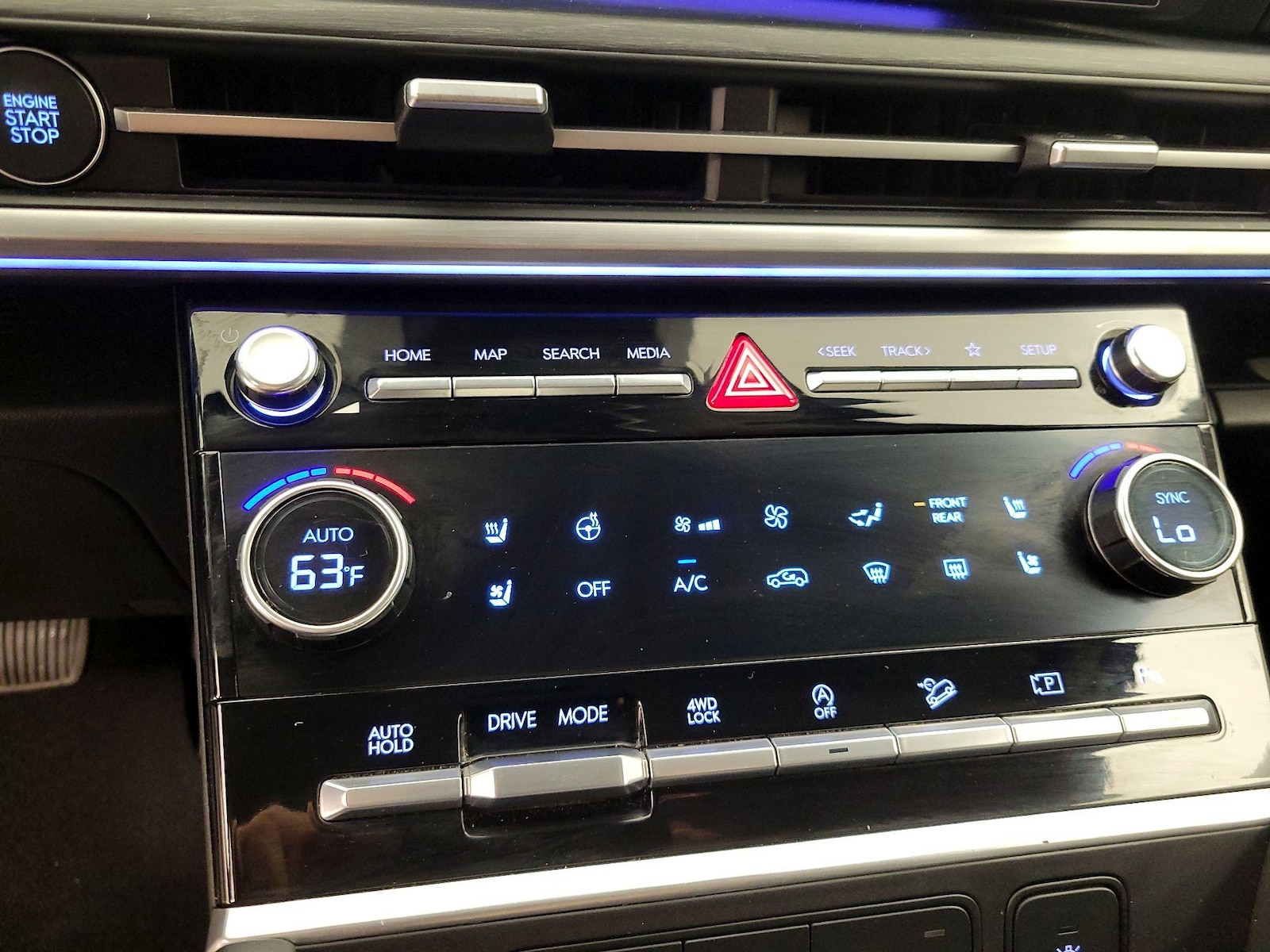 2025 Hyundai Santa Fe Limited - Photo 16