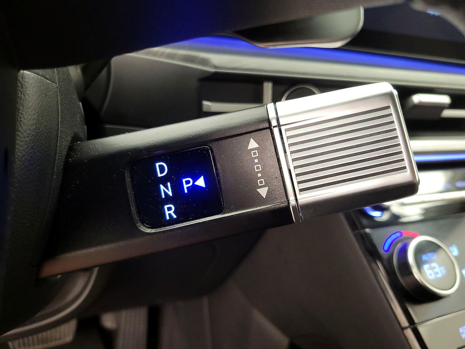 2025 Hyundai Santa Fe Limited - Photo 17