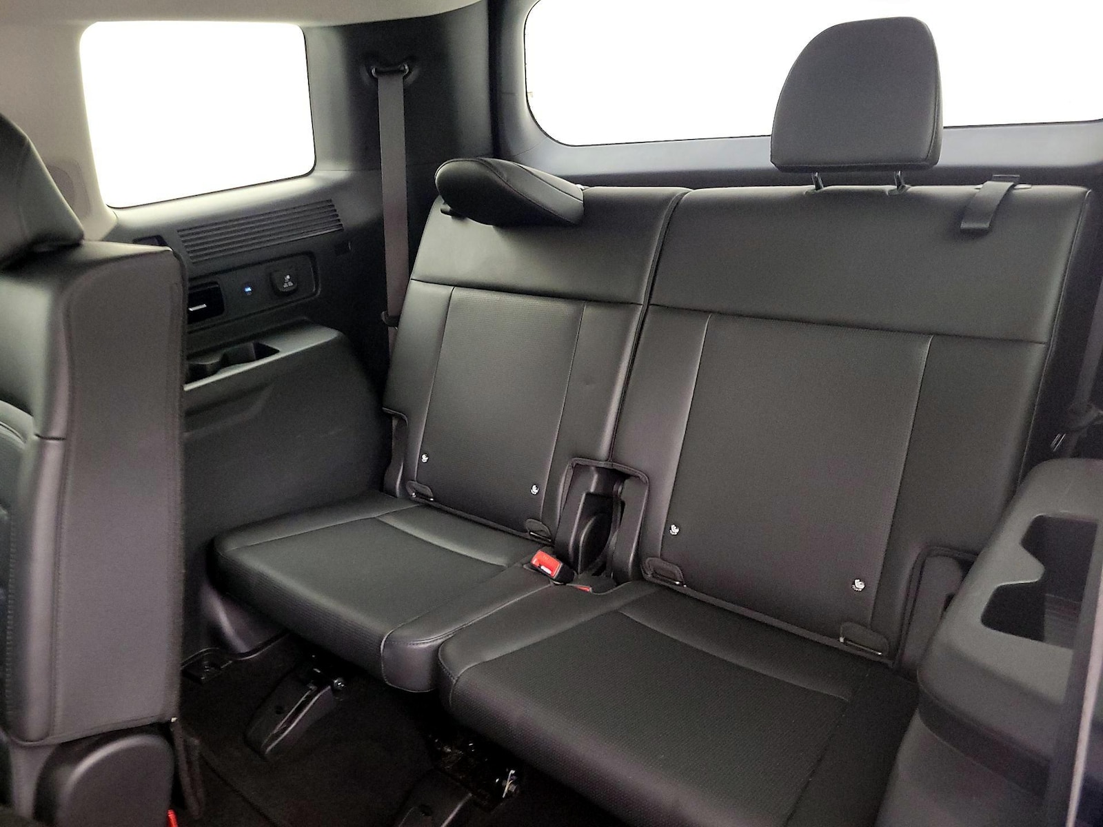 2025 Hyundai Santa Fe Limited - Photo 21