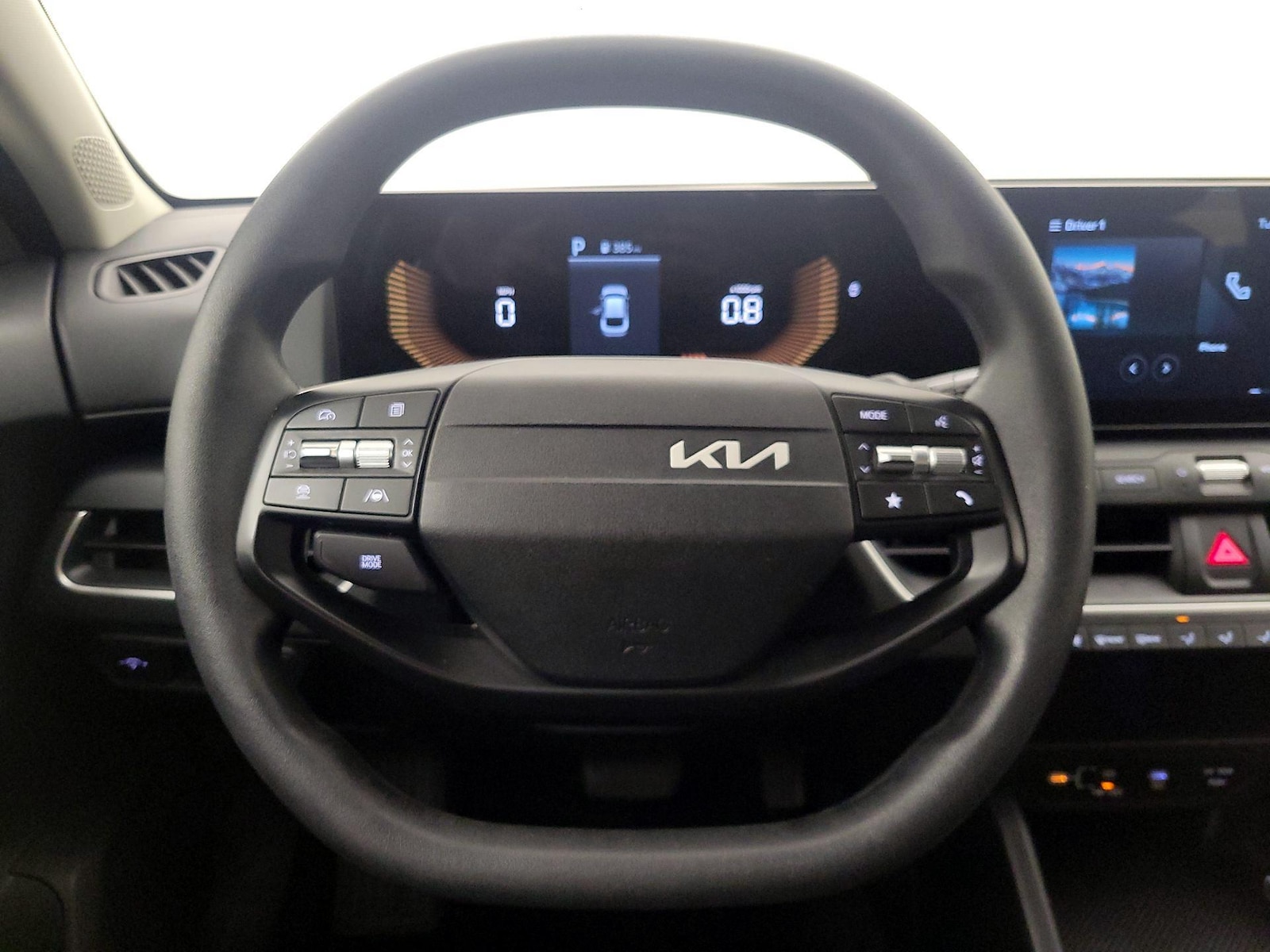 2025 Kia K4 LXS - Photo 11