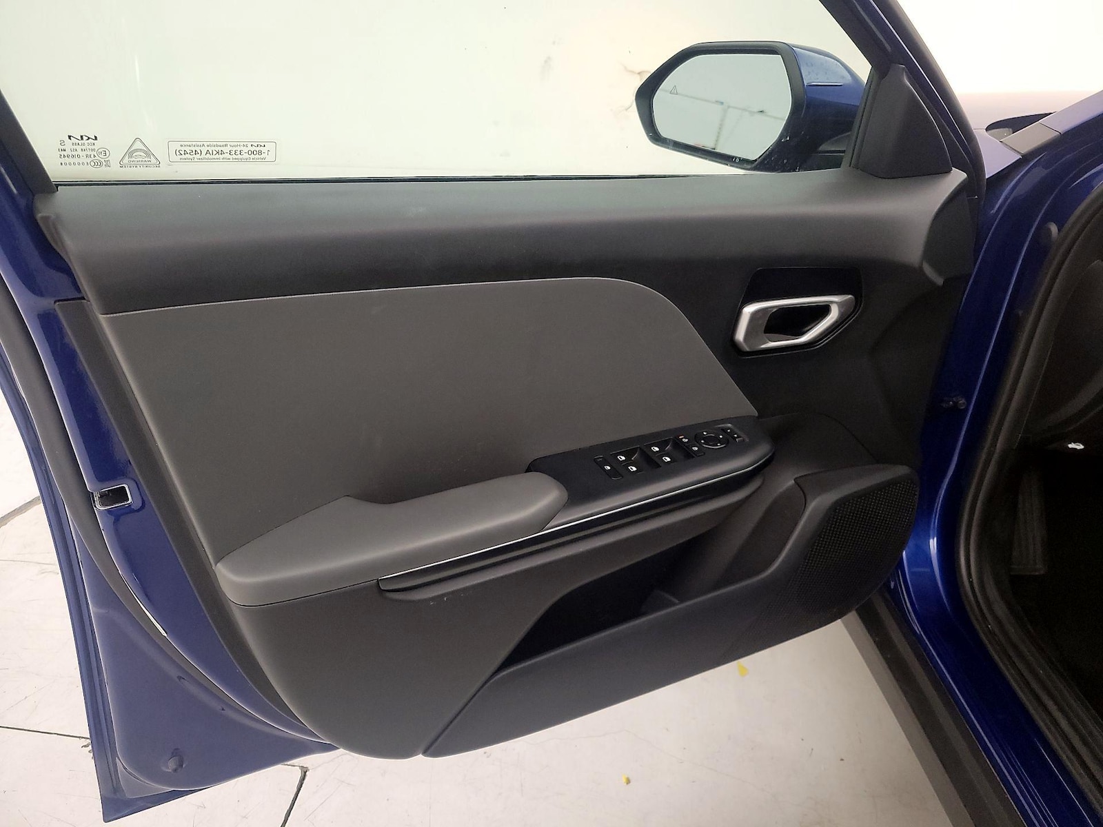 2025 Kia K4 LXS - Photo 13