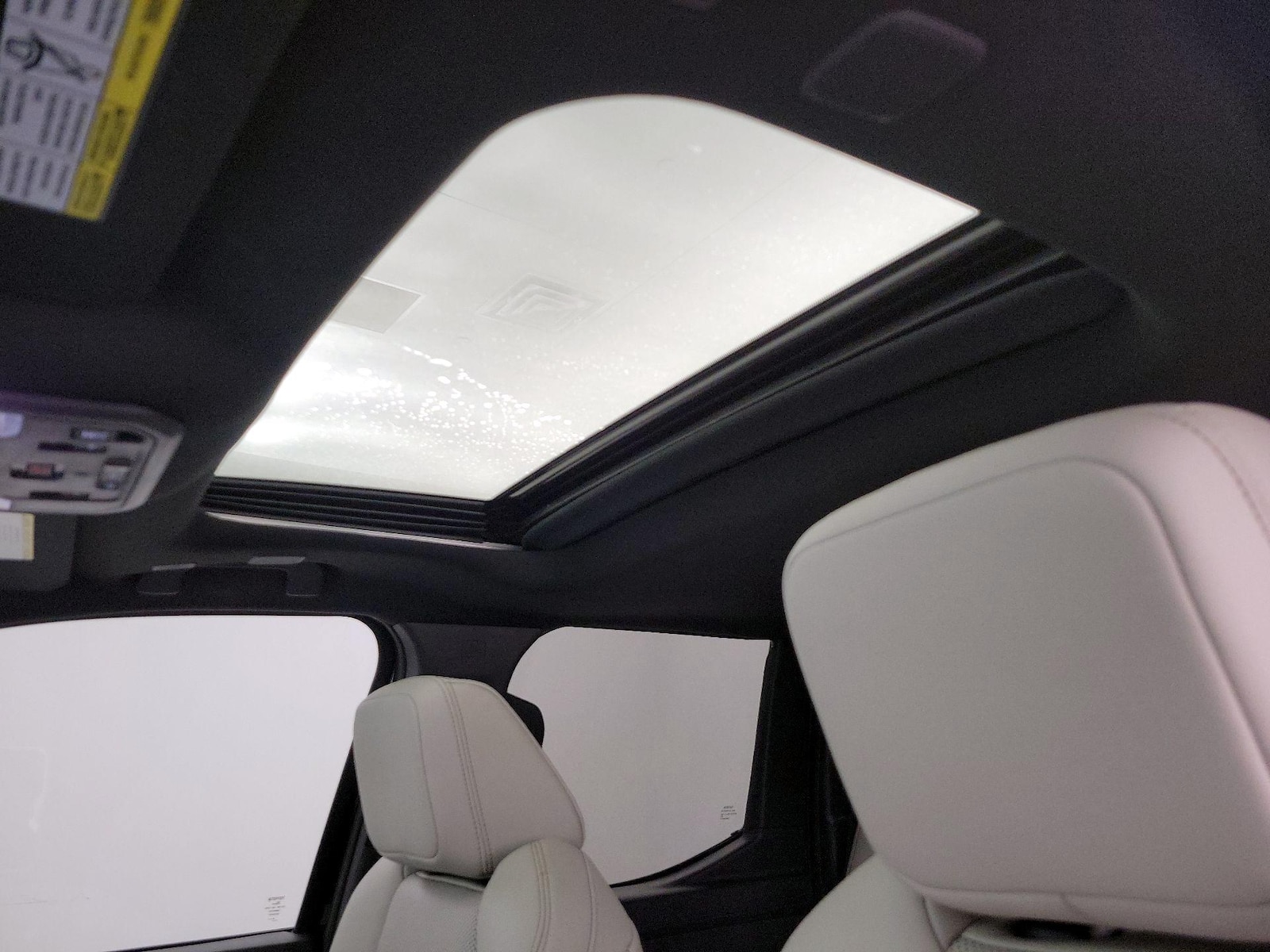 Sunroof(s) & Overhead Airbags
