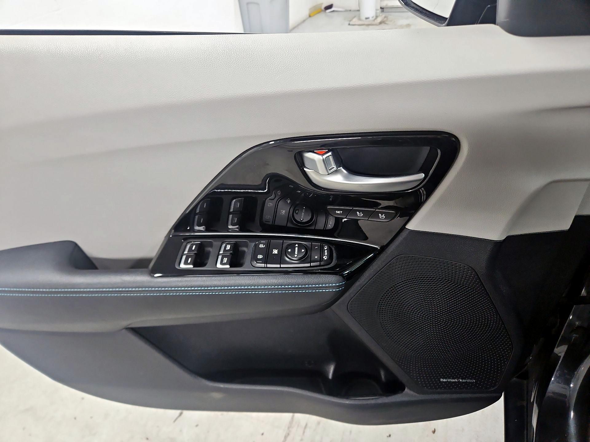 Thumbnail: 2019 Kia Niro - 12