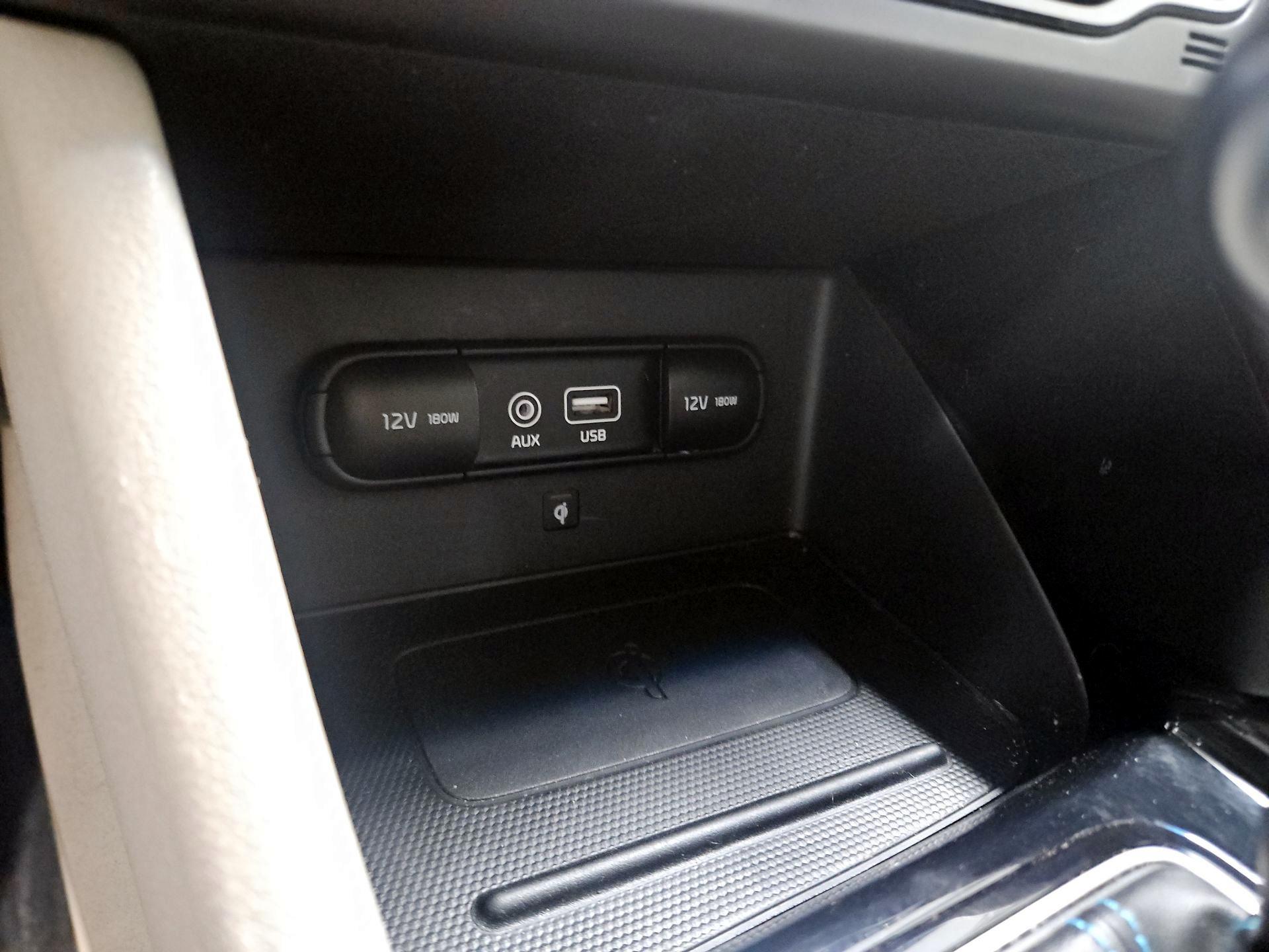 Thumbnail: 2019 Kia Niro - 18