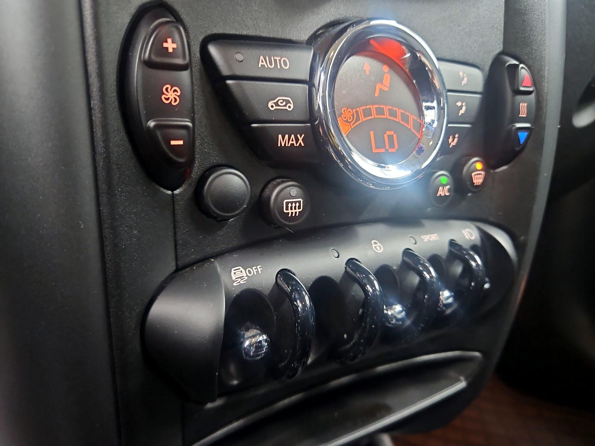 Thumbnail: 2016 MINI Cooper Countryman - 14