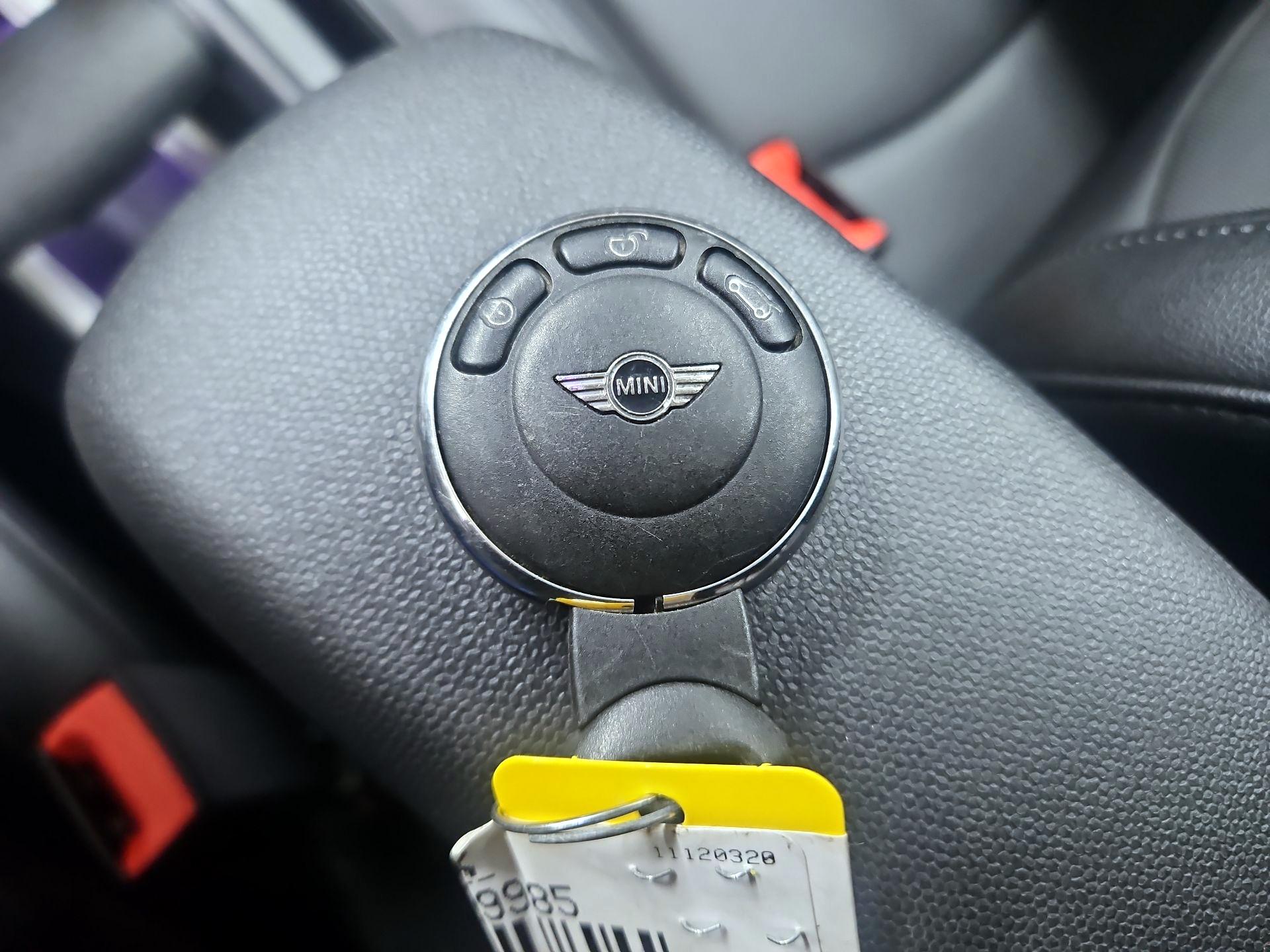 Thumbnail: 2016 MINI Cooper Countryman - 20