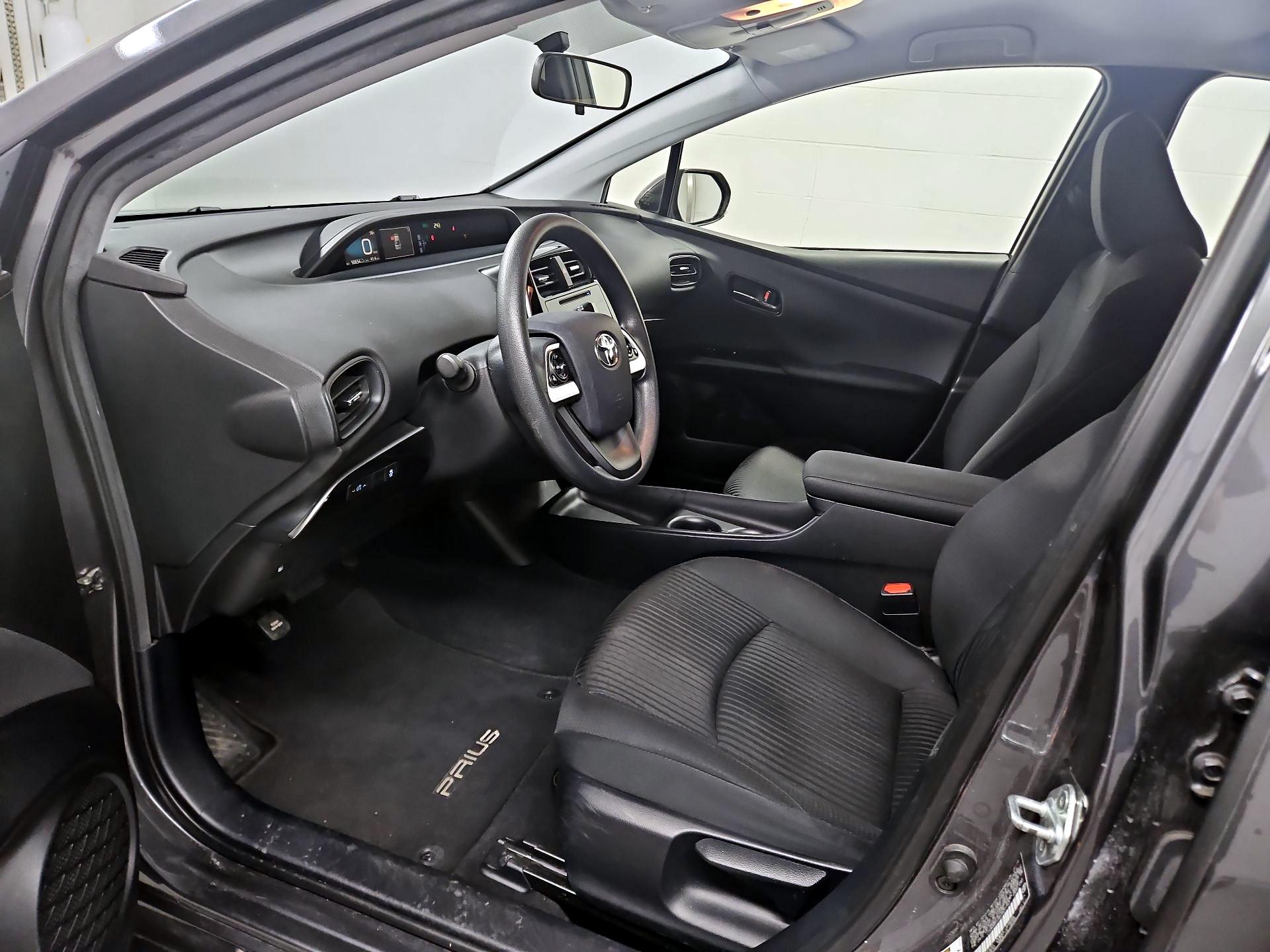 Thumbnail: 2016 Toyota Prius - 11