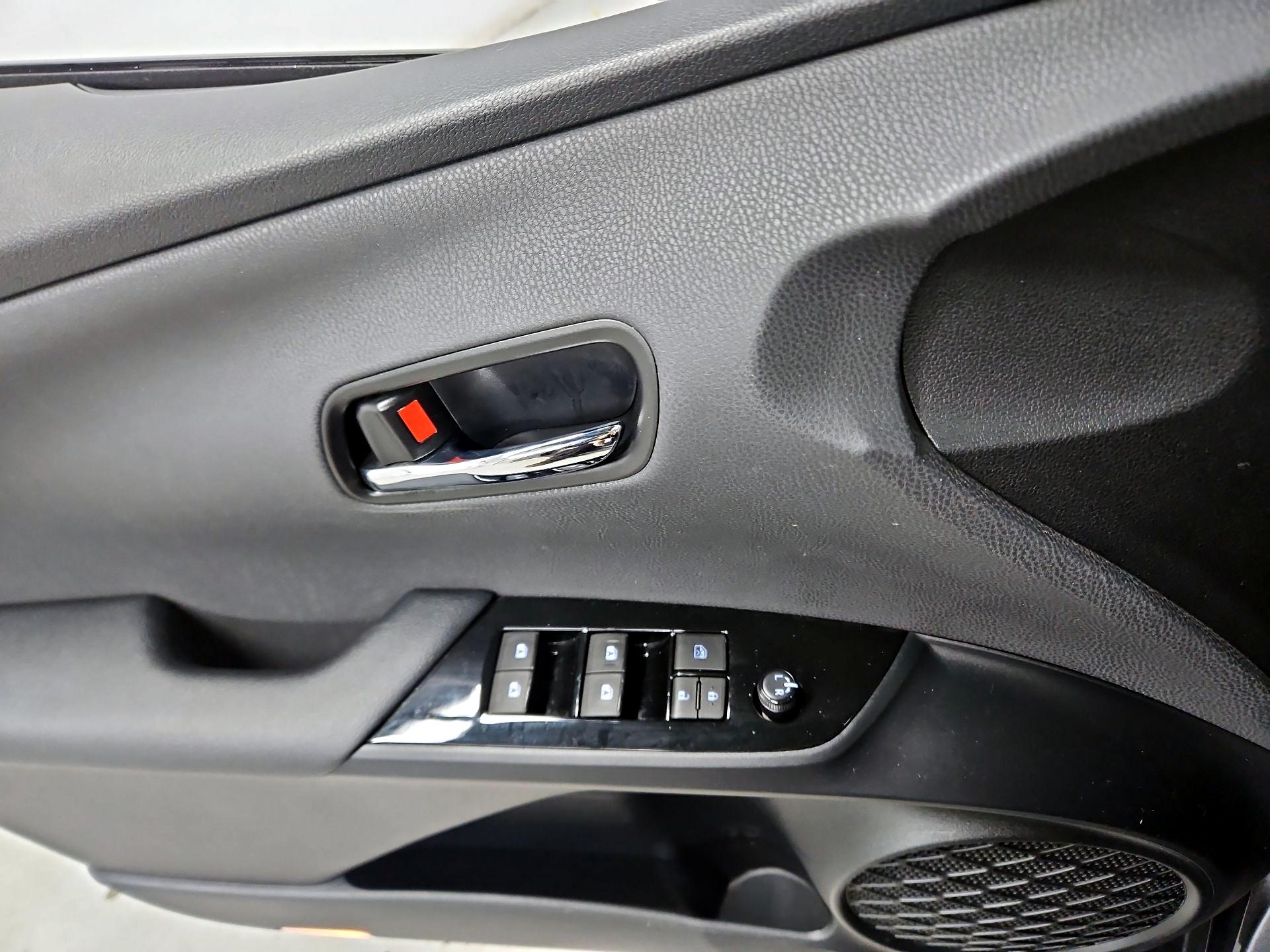 Thumbnail: 2016 Toyota Prius - 12