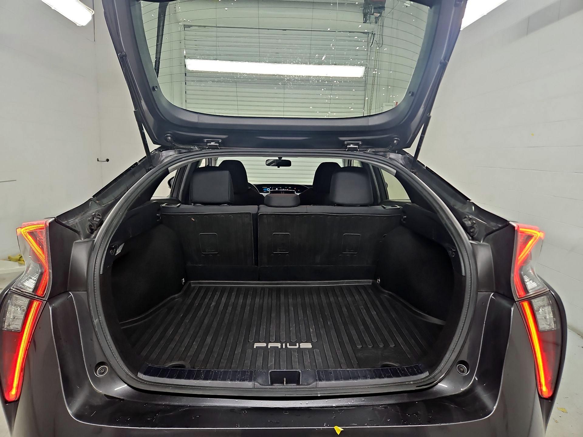 Thumbnail: 2016 Toyota Prius - 20