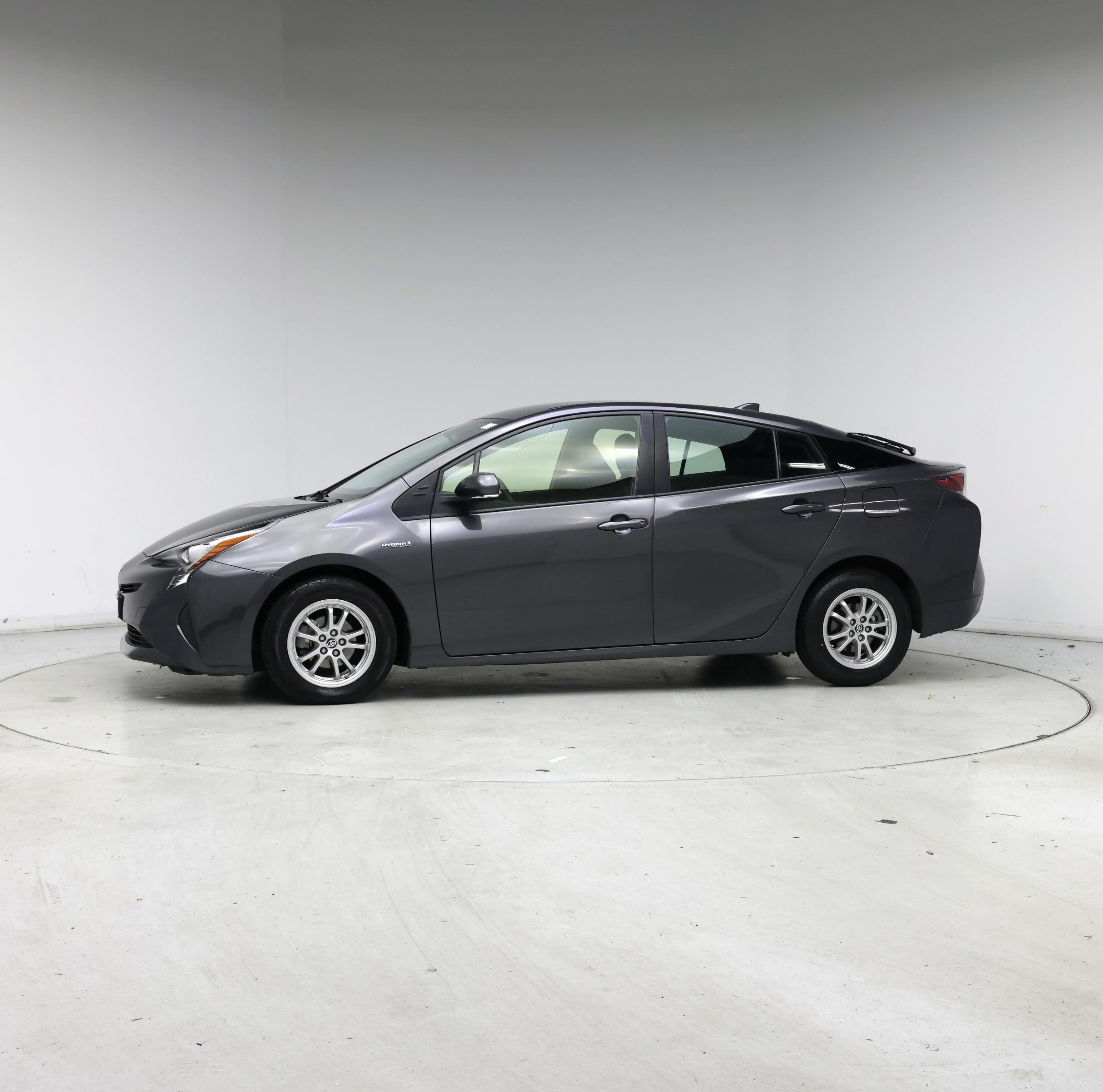 Thumbnail: 2016 Toyota Prius - 3