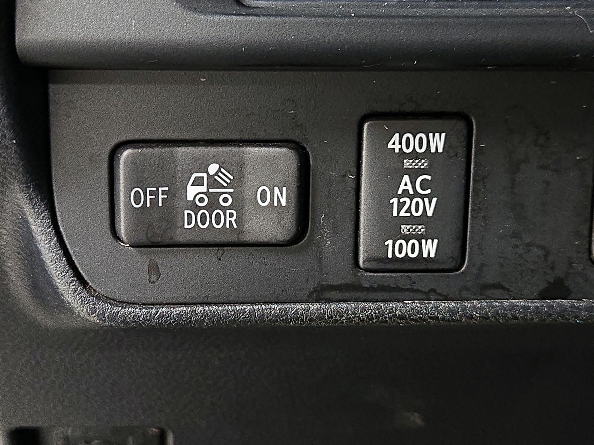 Thumbnail: 2016 Toyota Tacoma - 13