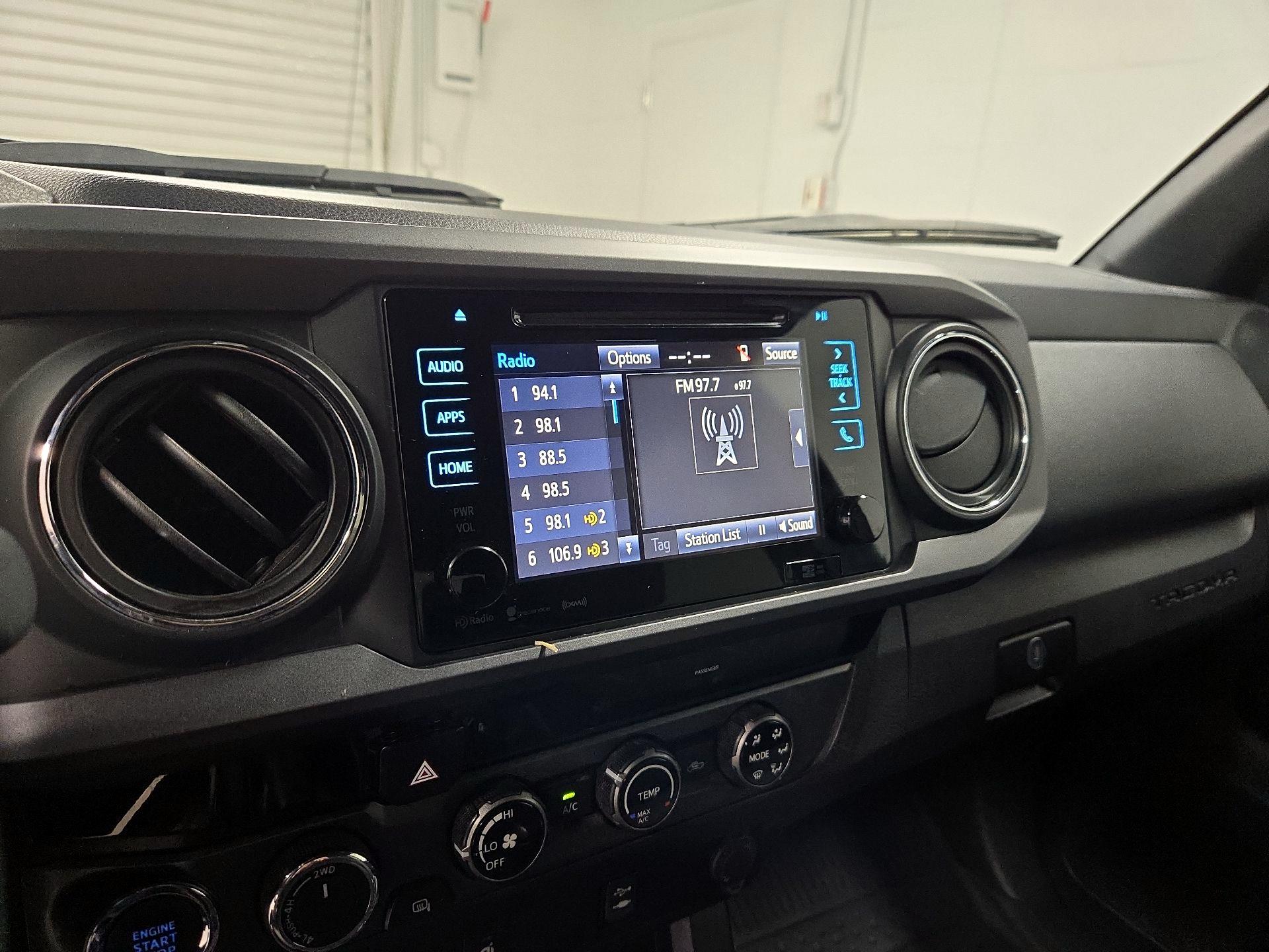 Thumbnail: 2016 Toyota Tacoma - 15