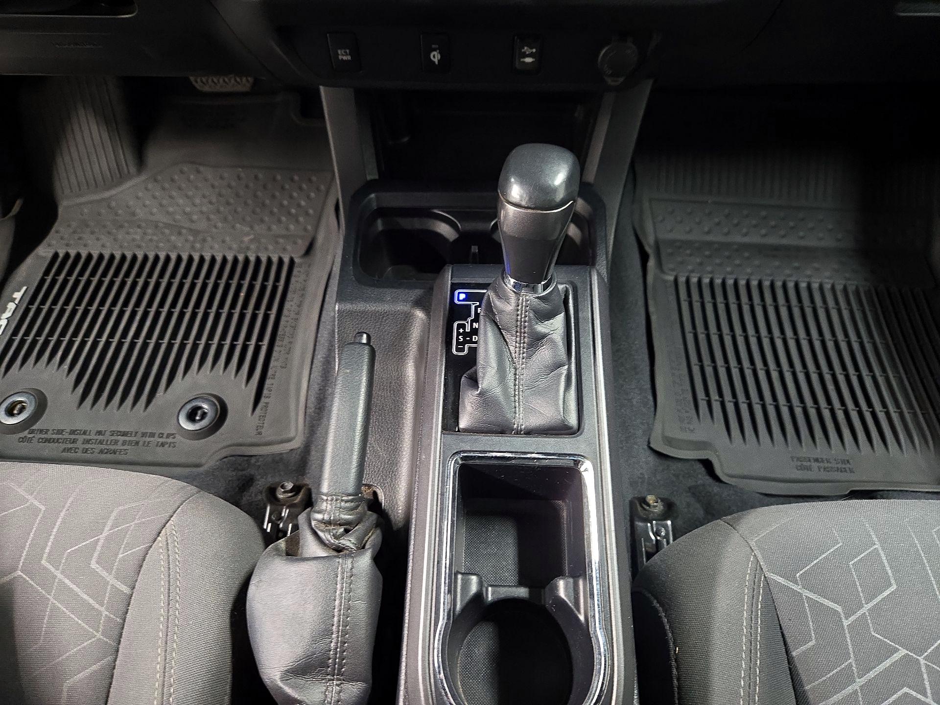 Thumbnail: 2016 Toyota Tacoma - 17