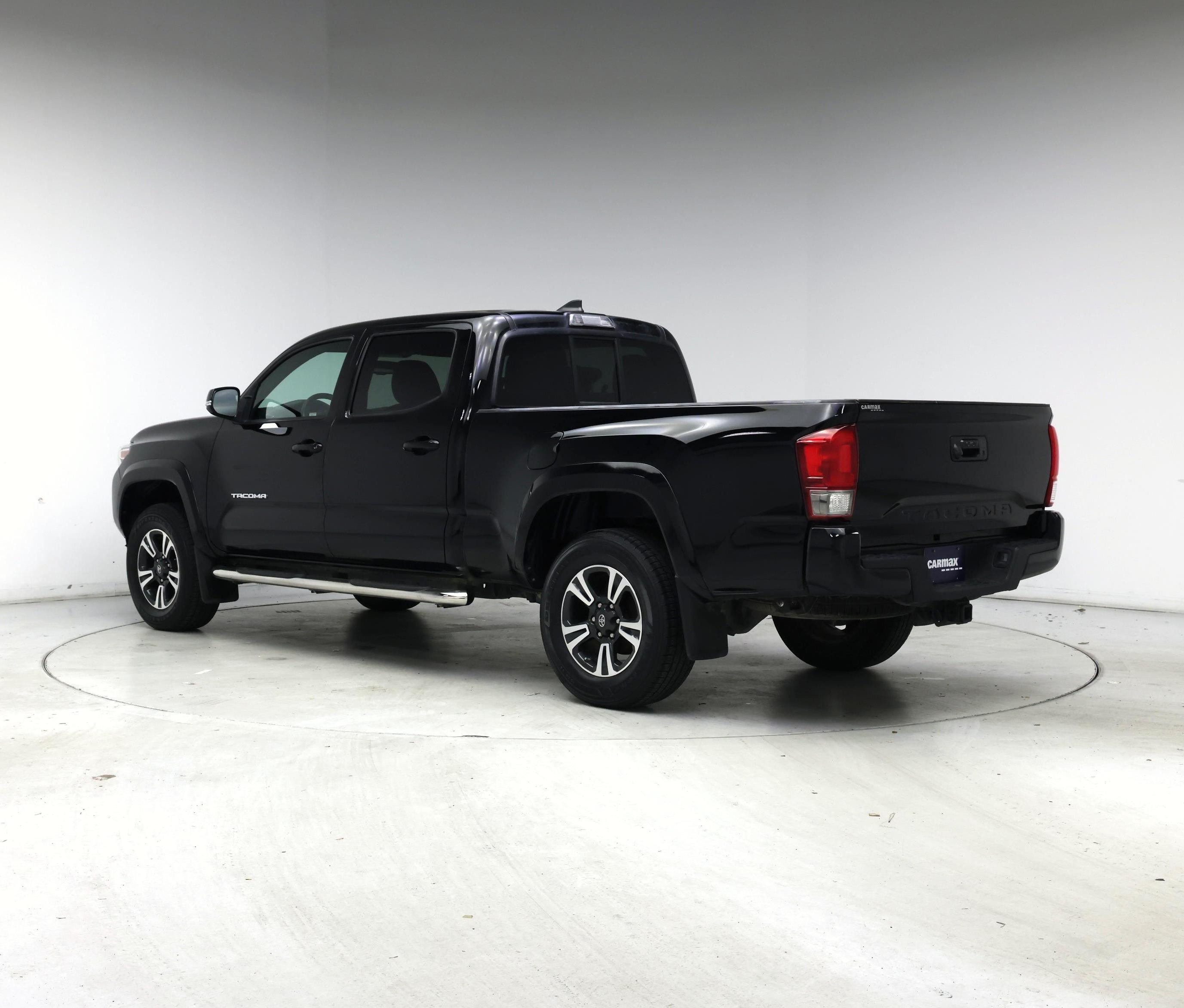 Thumbnail: 2016 Toyota Tacoma - 2