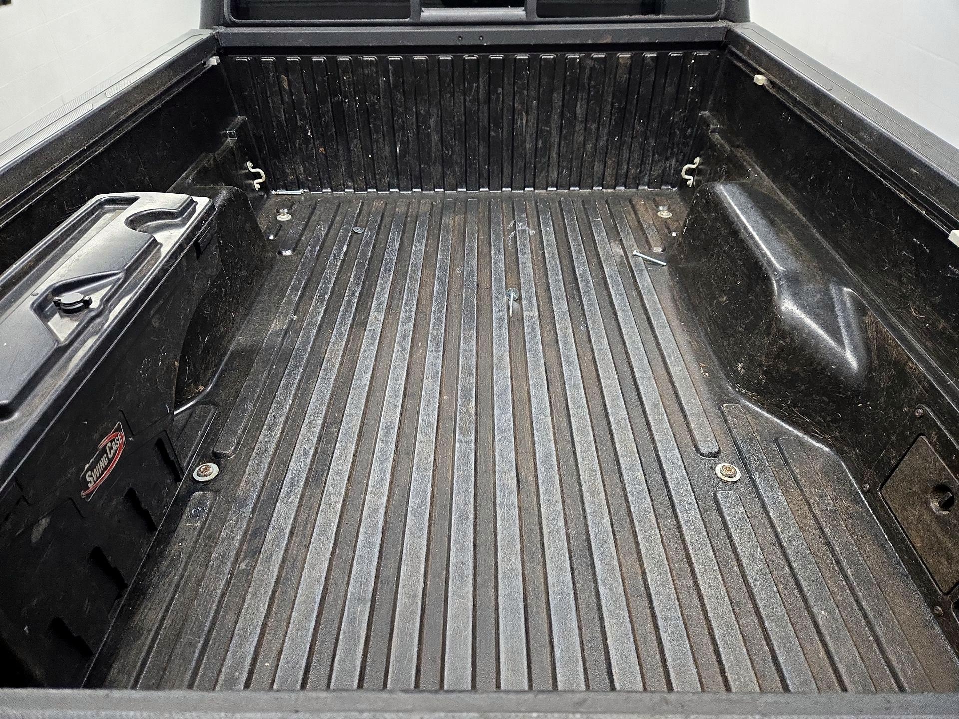 Thumbnail: 2016 Toyota Tacoma - 20