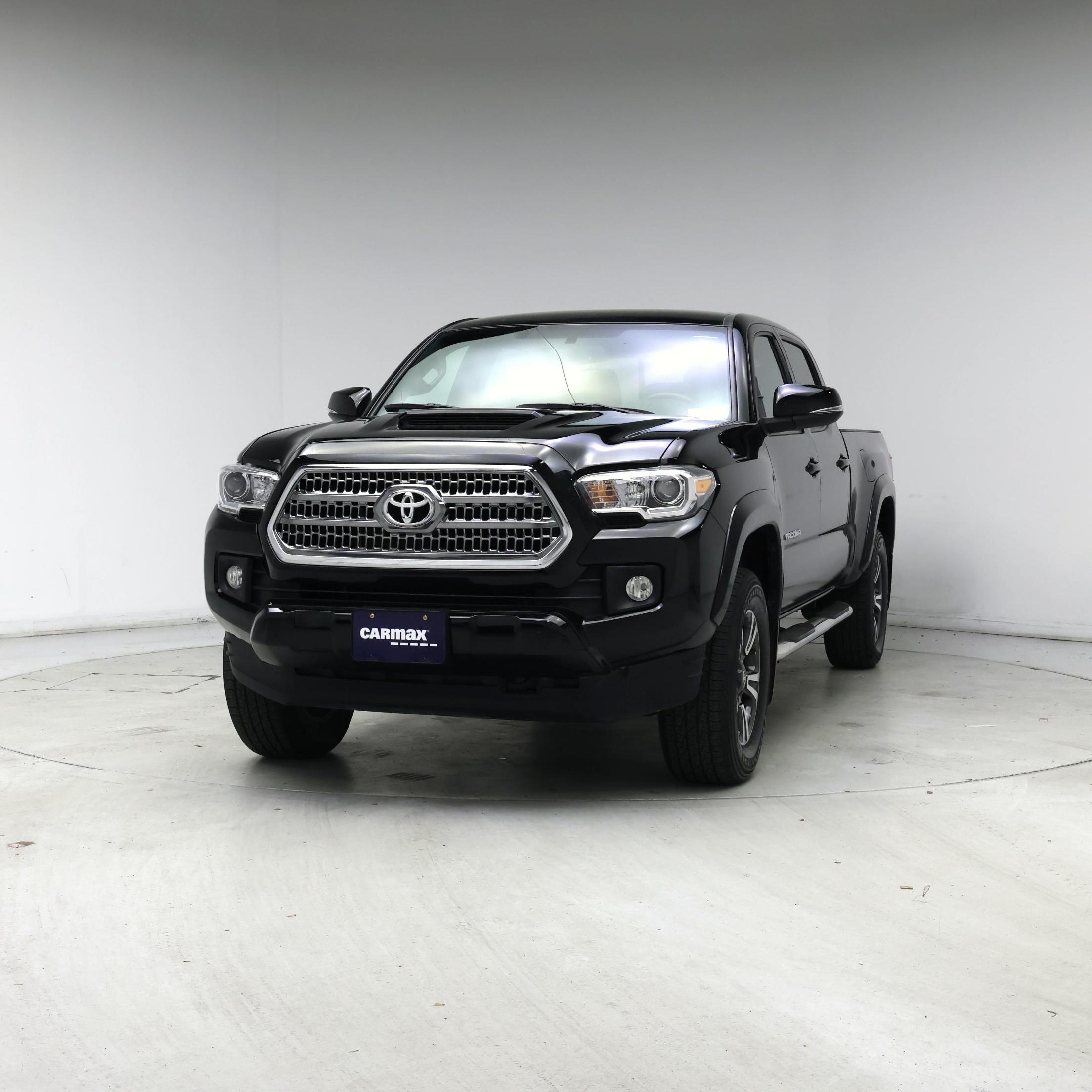 Thumbnail: 2016 Toyota Tacoma - 4