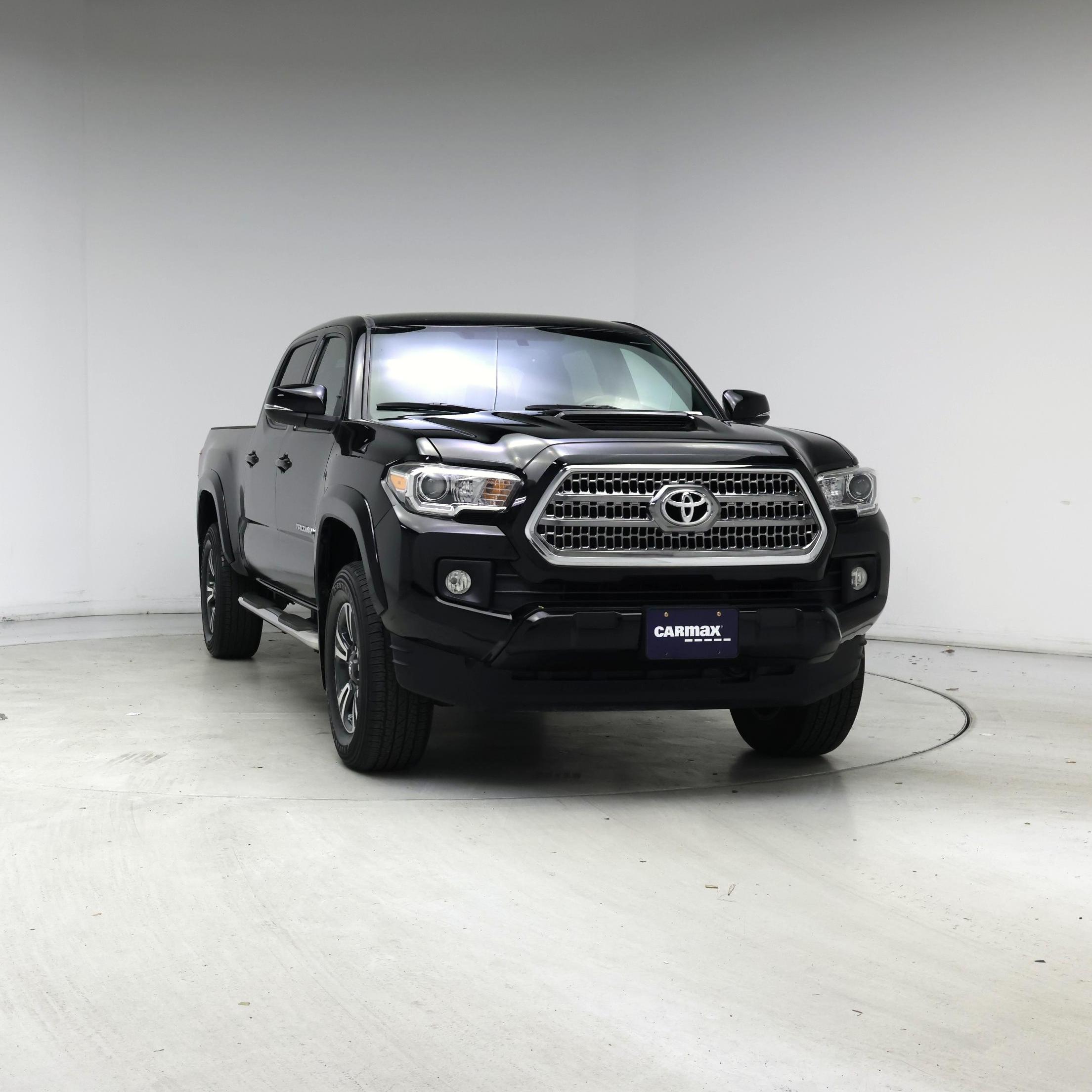 Thumbnail: 2016 Toyota Tacoma - 5
