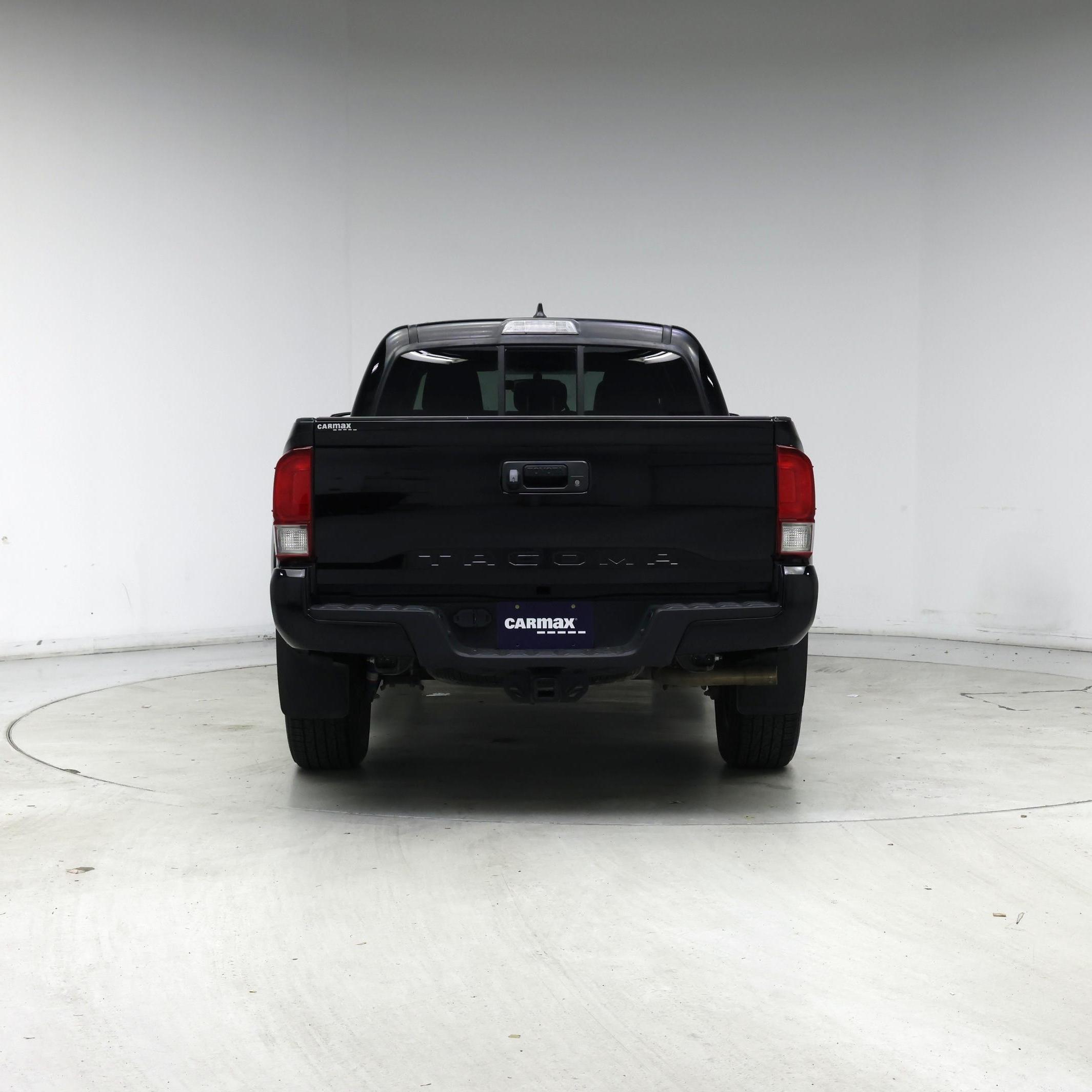 Thumbnail: 2016 Toyota Tacoma - 8