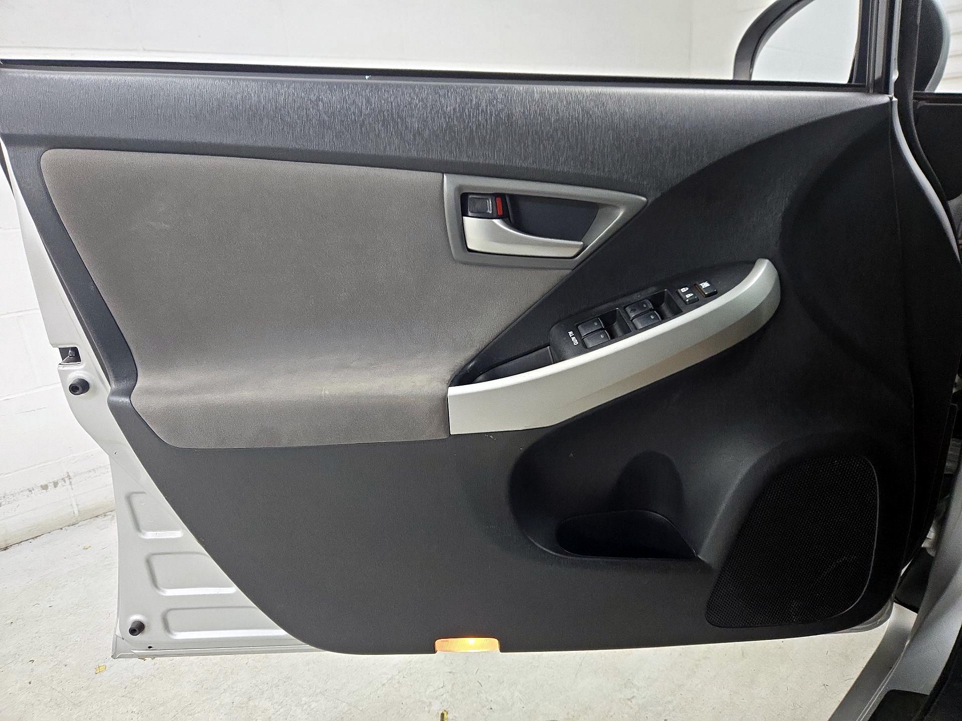 Thumbnail: 2015 Toyota Prius - 12