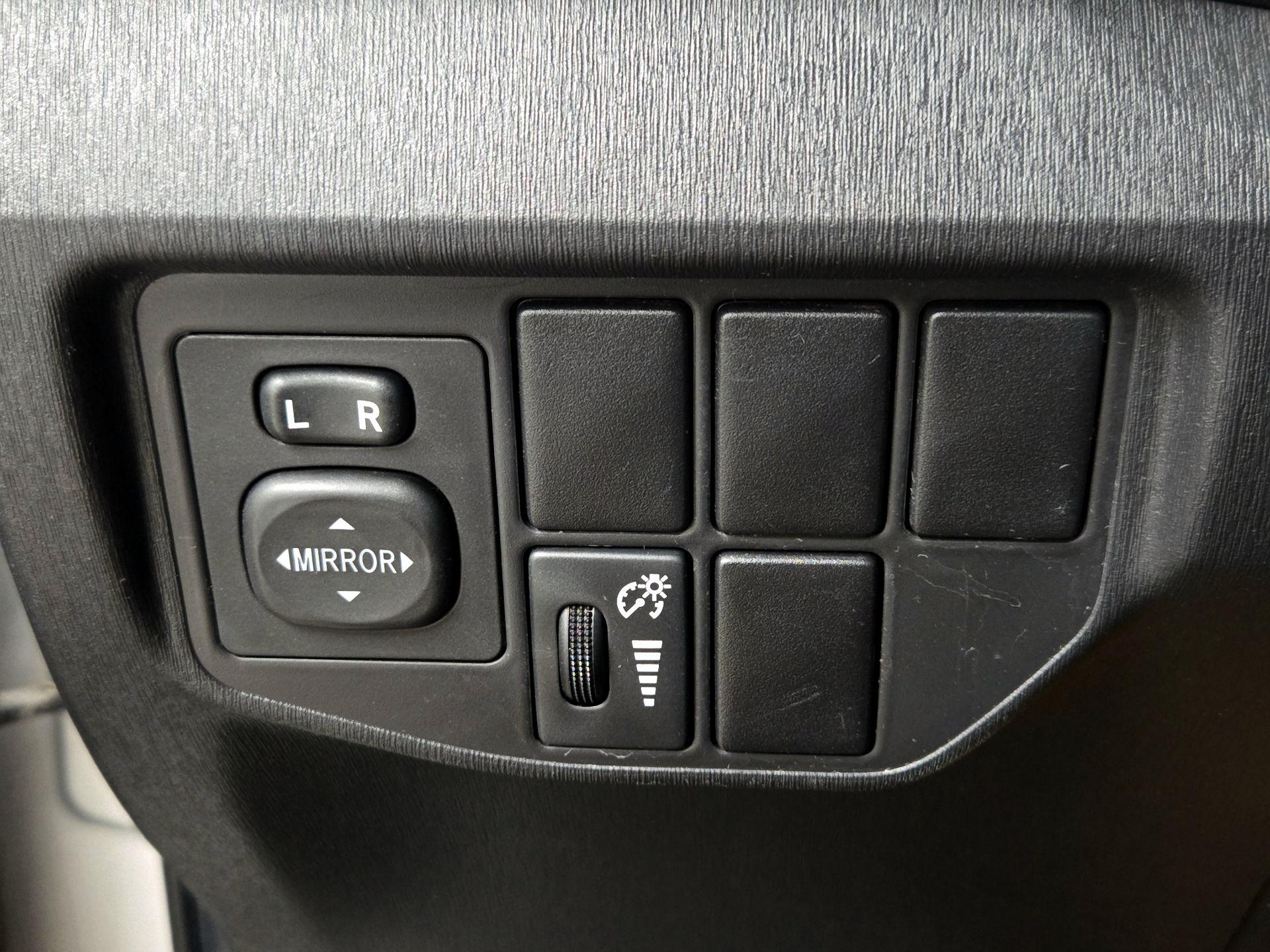 Thumbnail: 2015 Toyota Prius - 13