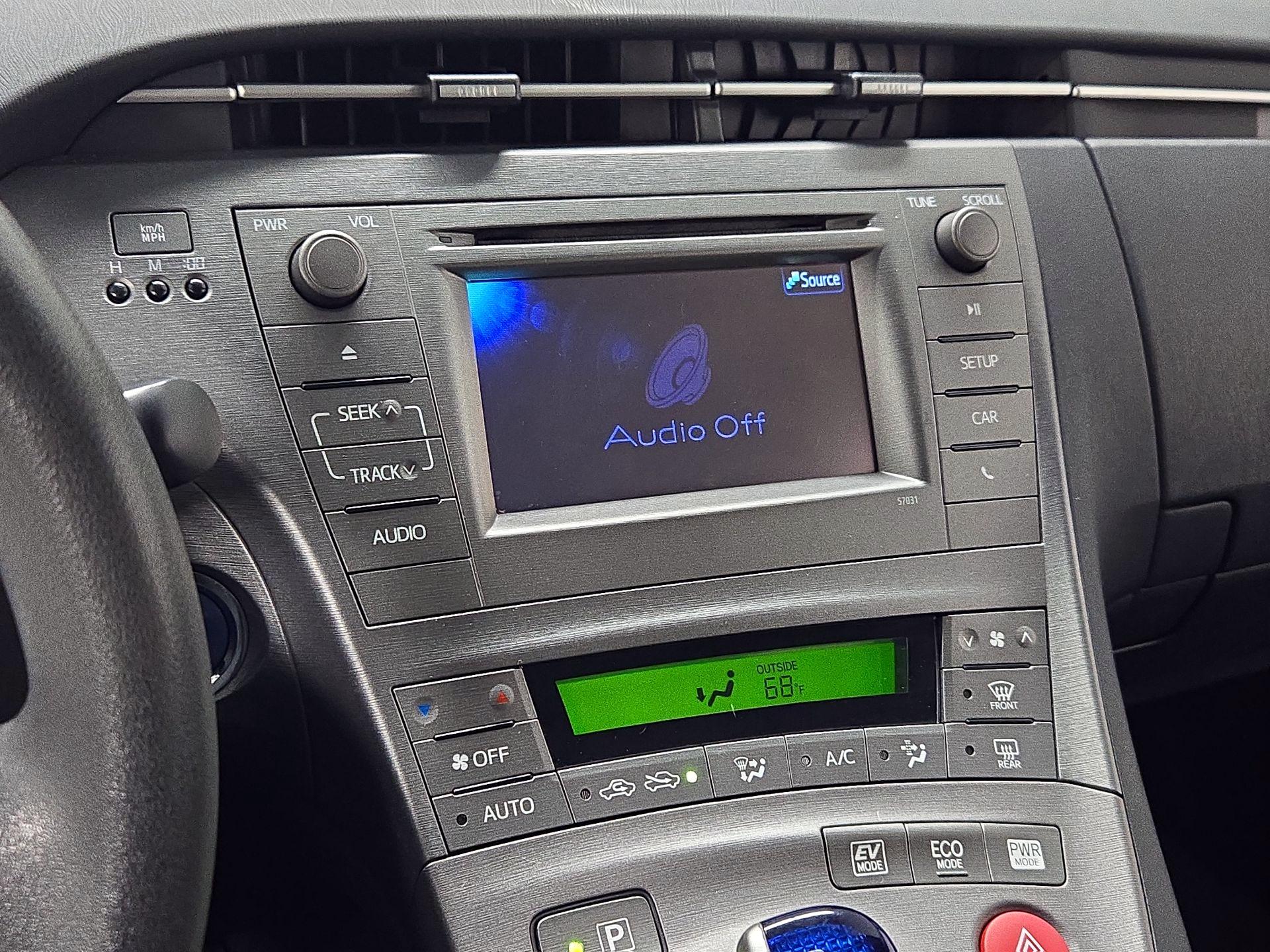 Thumbnail: 2015 Toyota Prius - 16