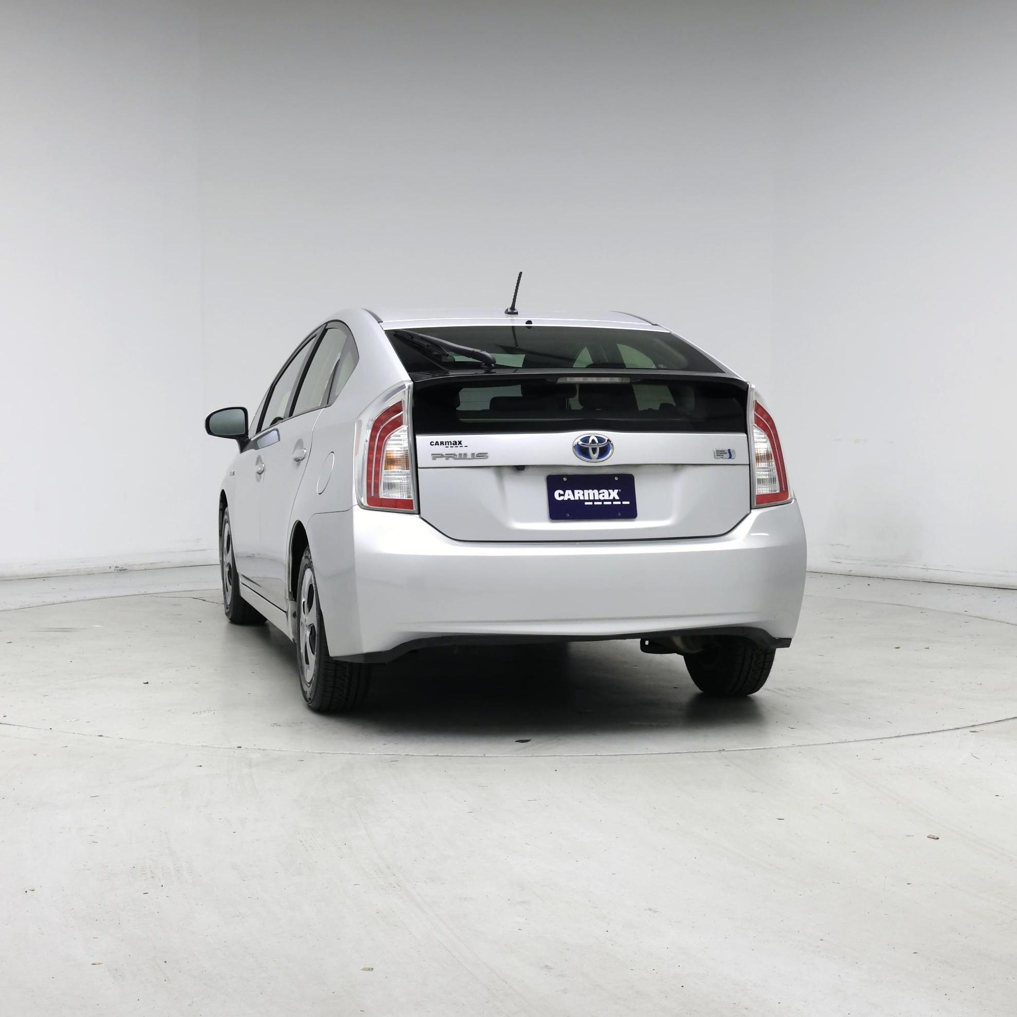 Thumbnail: 2015 Toyota Prius - 6