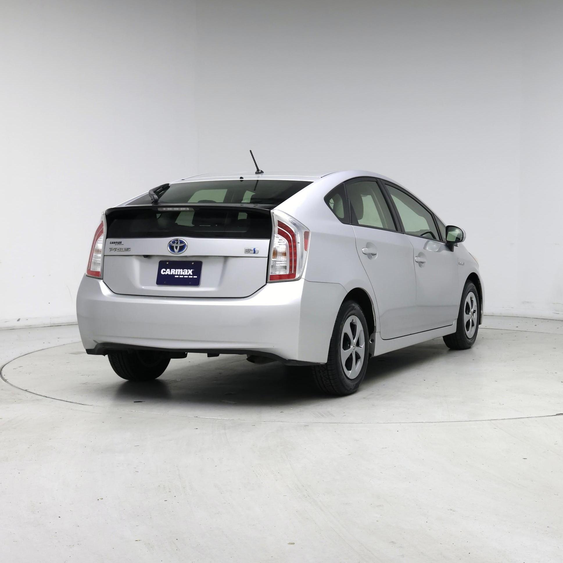 Thumbnail: 2015 Toyota Prius - 8