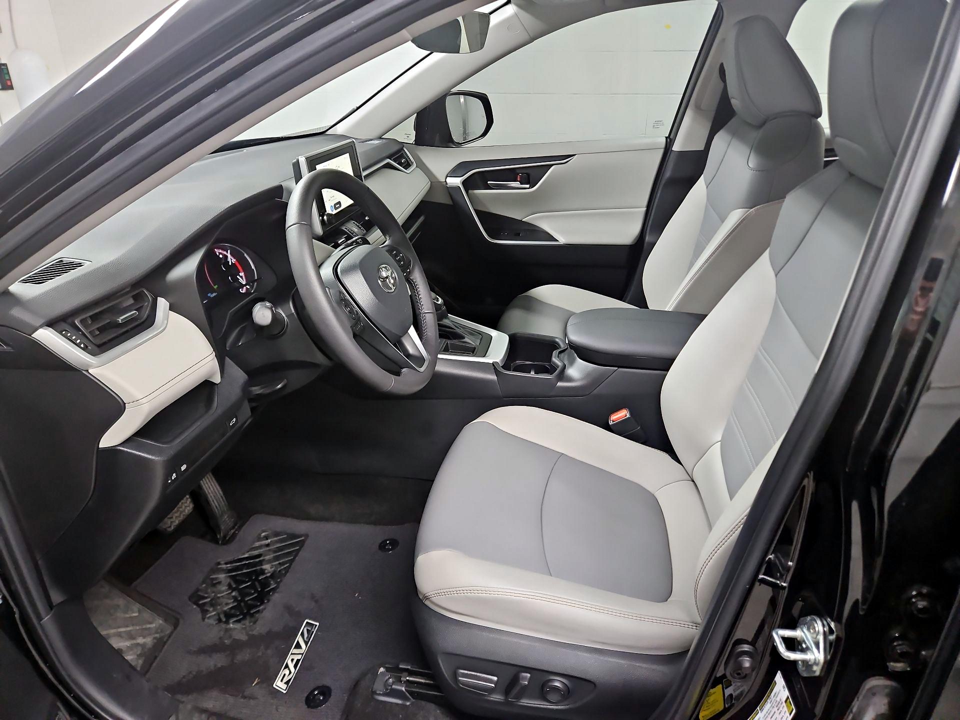 Thumbnail: 2023 Toyota RAV4 - 11