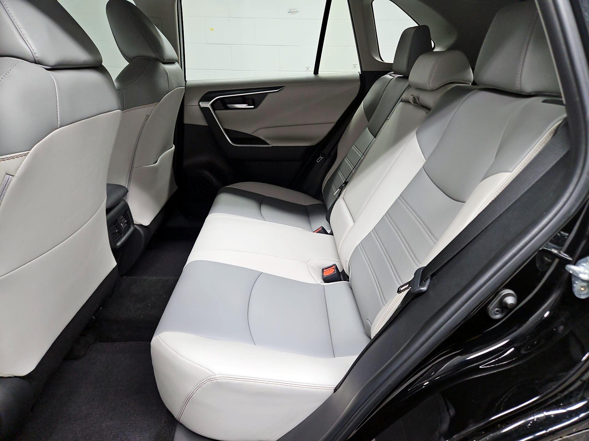 Thumbnail: 2023 Toyota RAV4 - 20