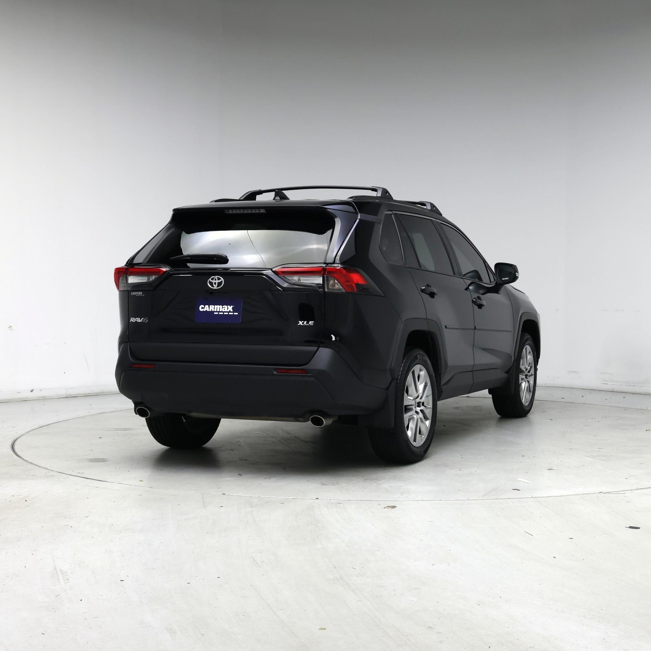 Thumbnail: 2023 Toyota RAV4 - 8